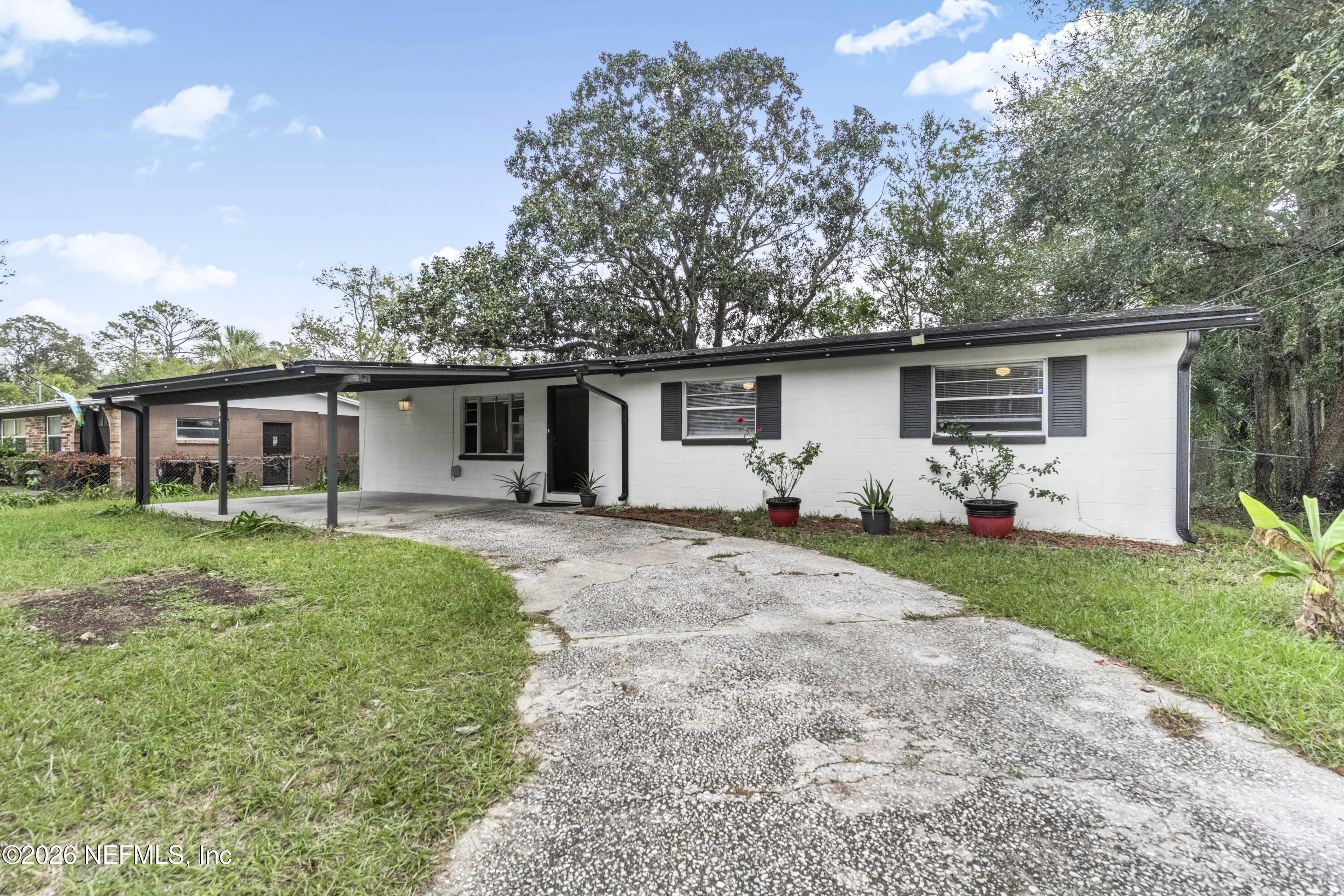 584 Madeira Drive — photo