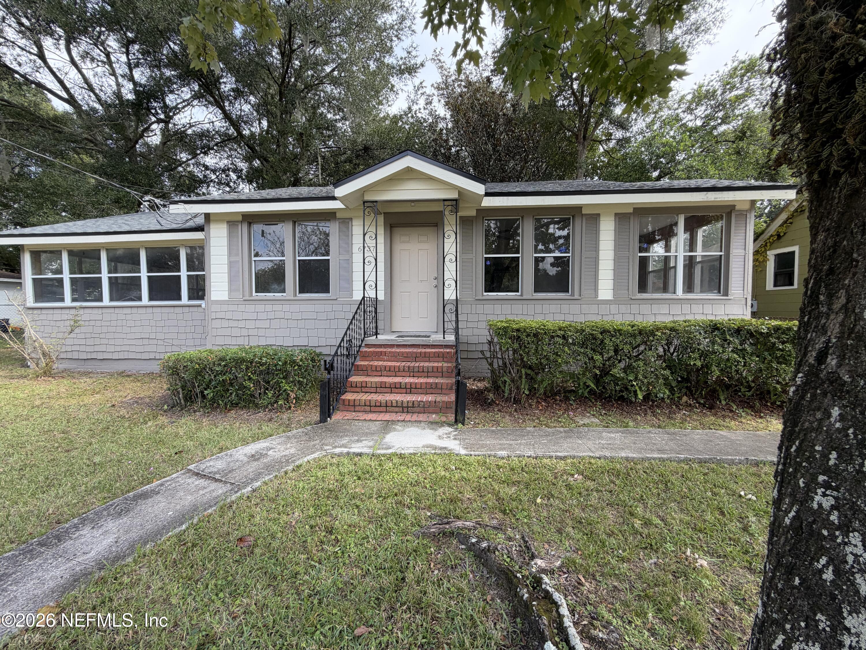 6737 Perry Street — photo