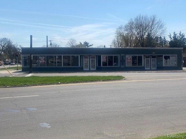 16120 Moross Road — photo