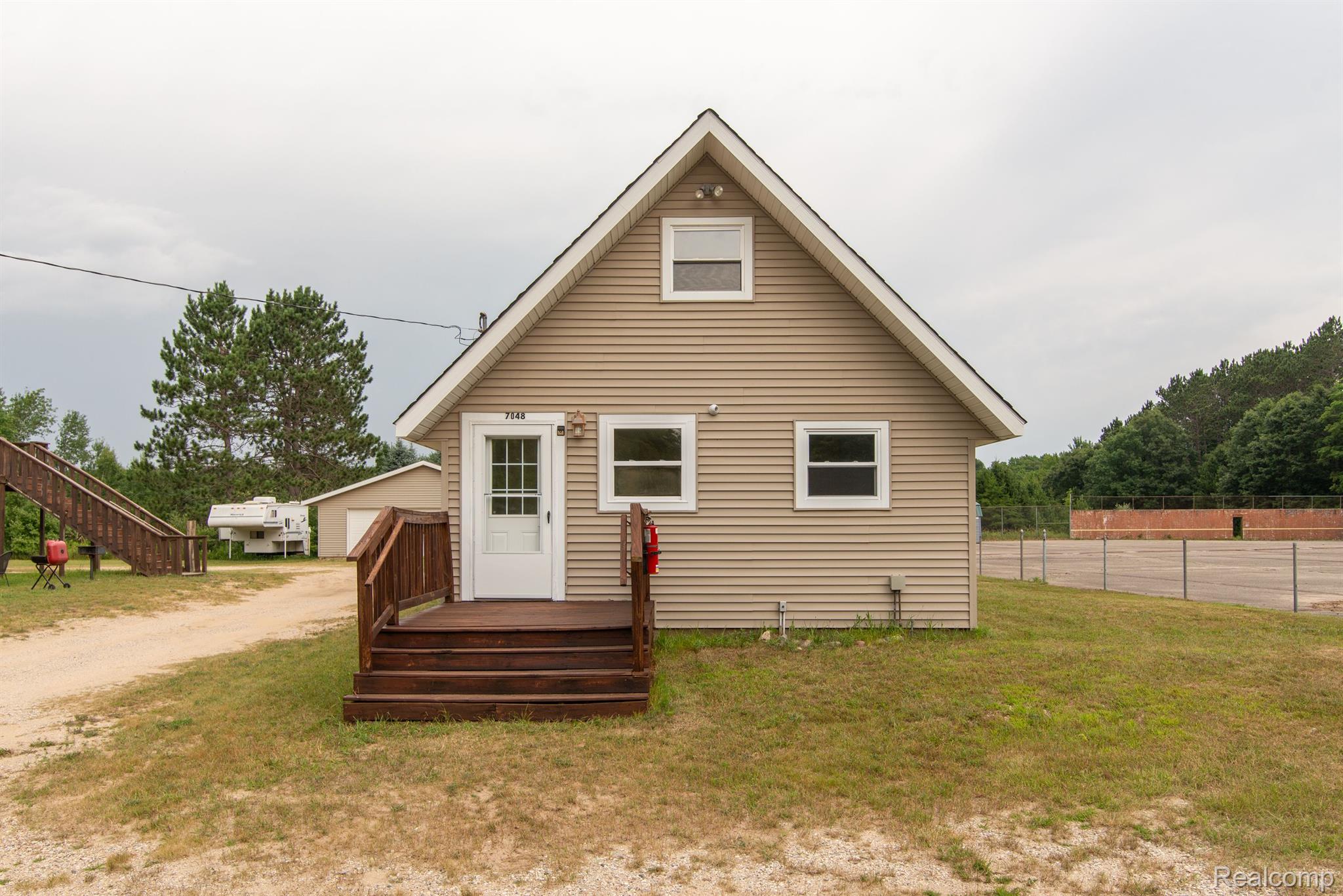 7048 W 38 Road, Cadillac, MI 49601 — photo 2