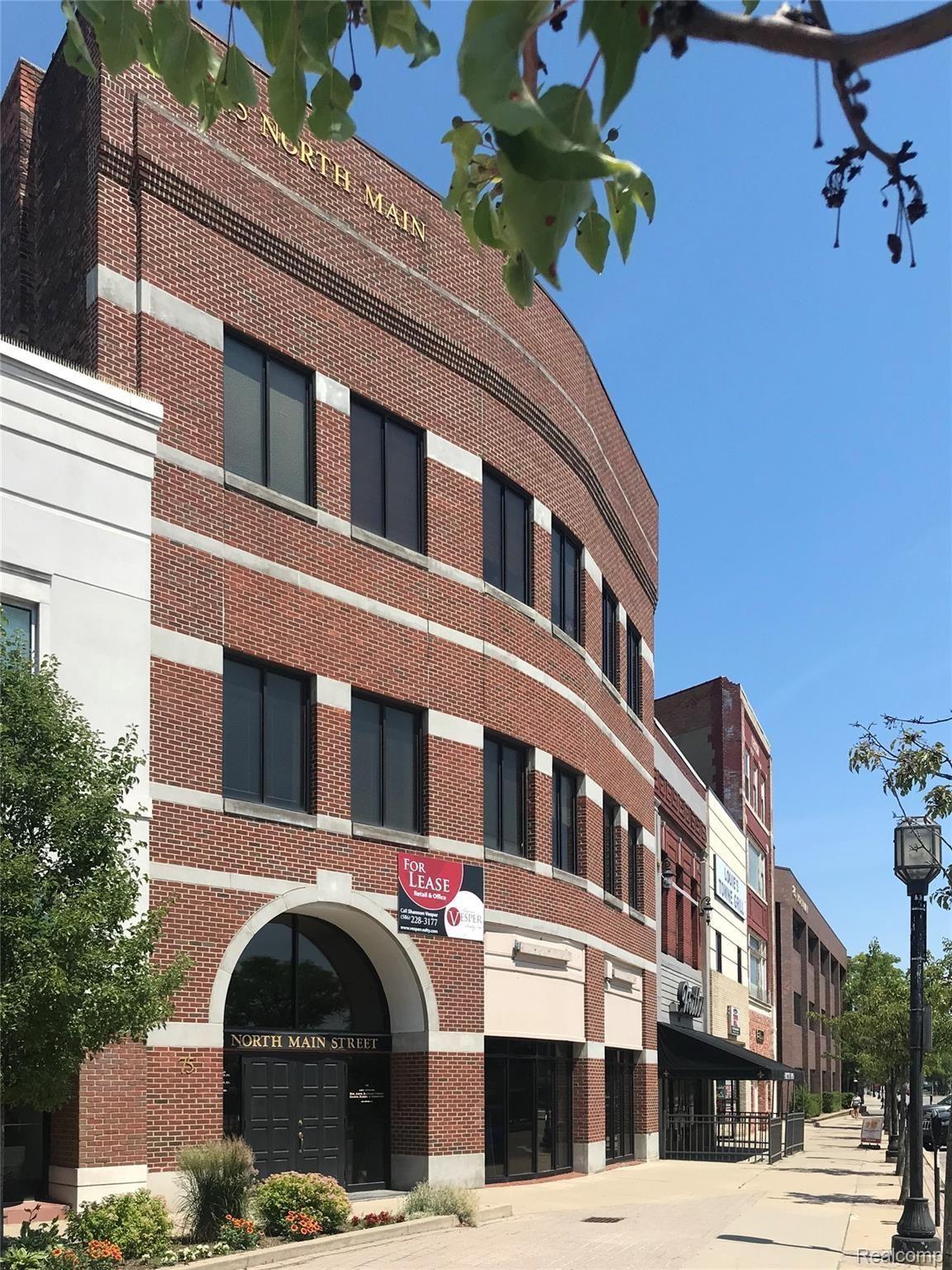 75 N Main St Suite 207 — photo