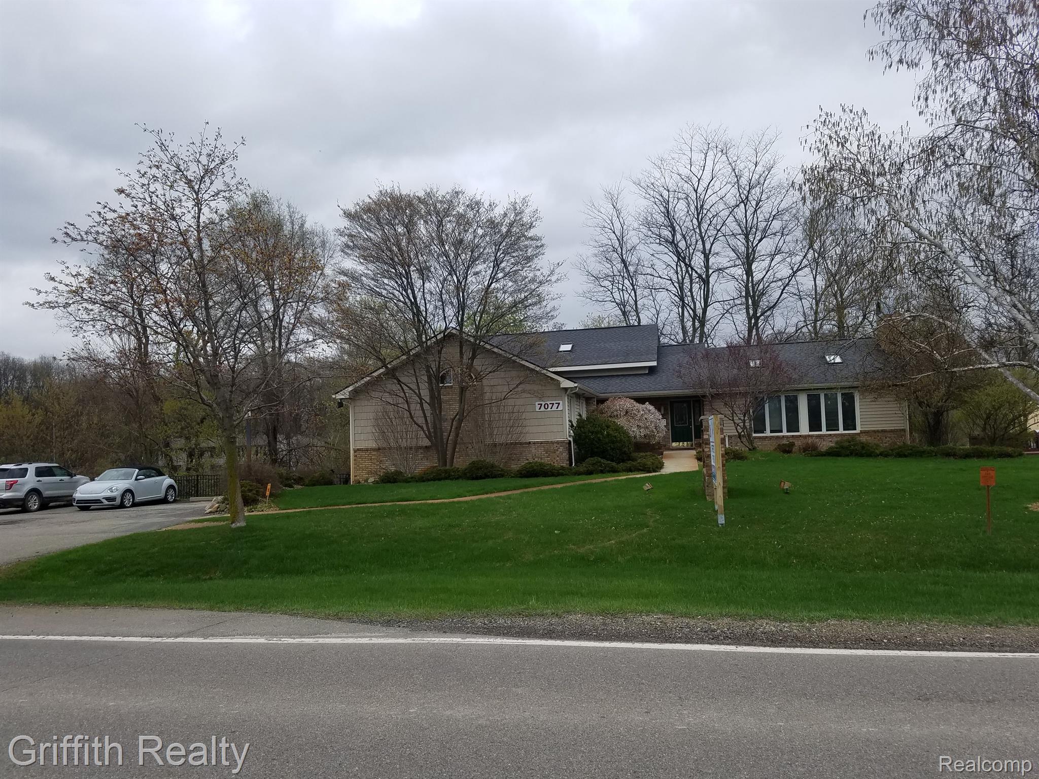 7077 Fieldcrest Dr 200,300,600 — photo