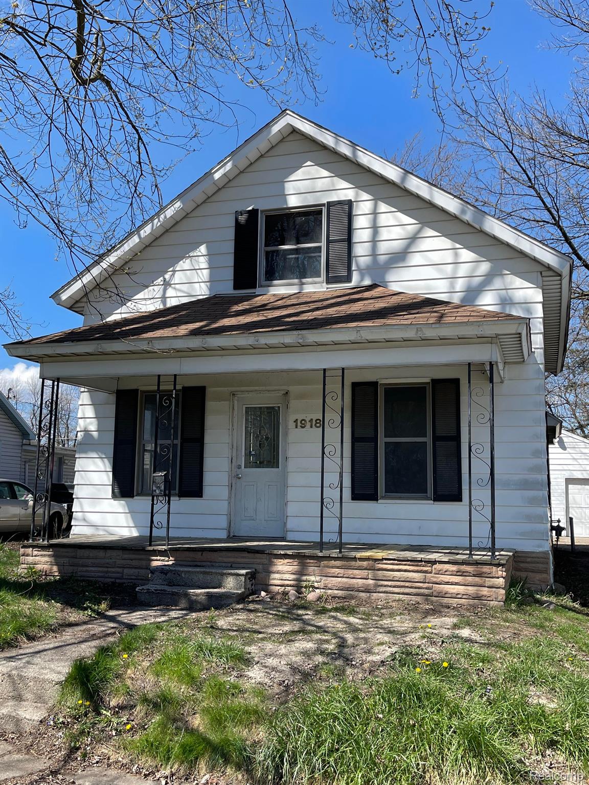 1918 Stanley Street — photo