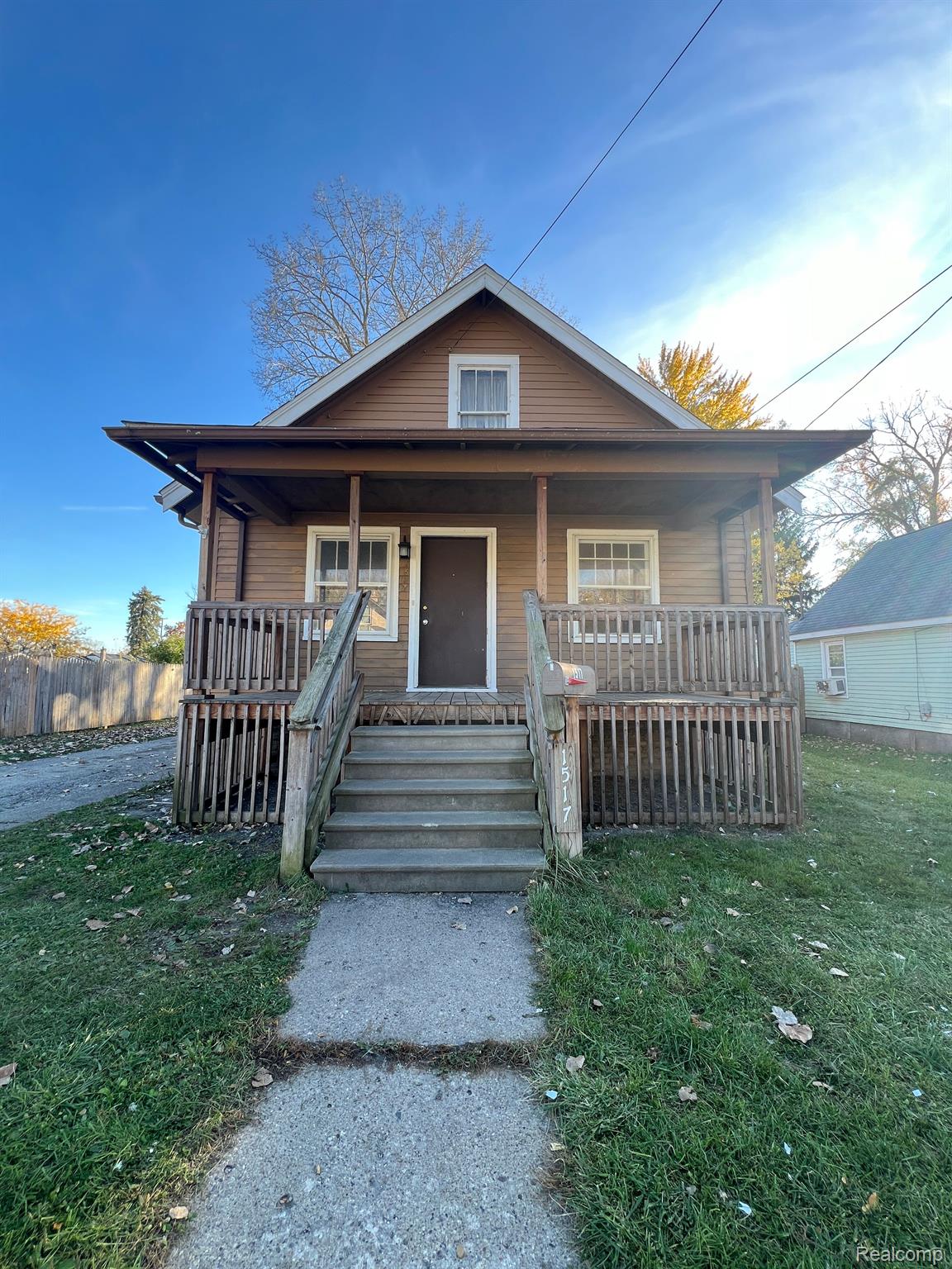 1517 Stanley Street — photo