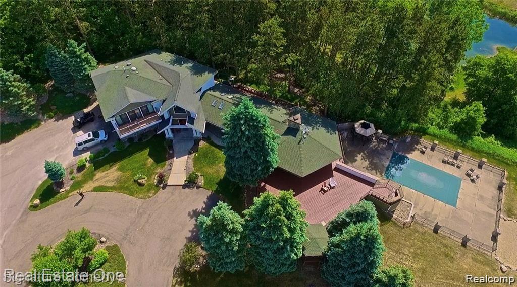 Home in Oceola Township, MI 48855 — photo 3