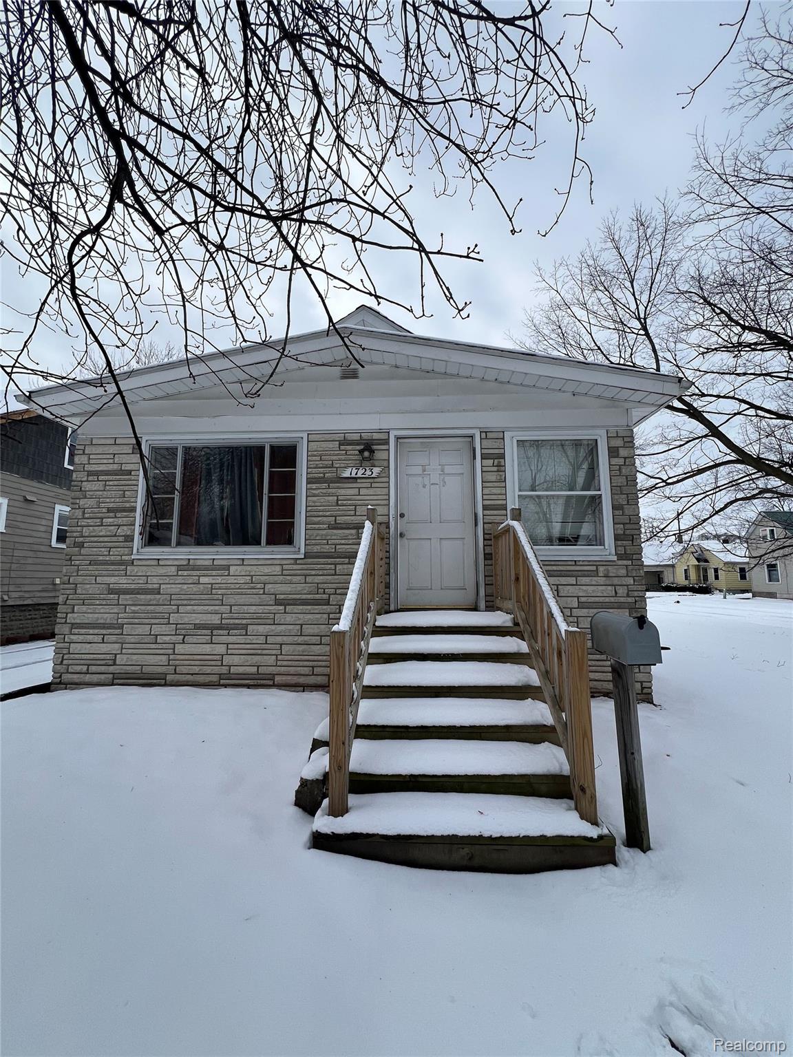 1723 Maine Street — photo