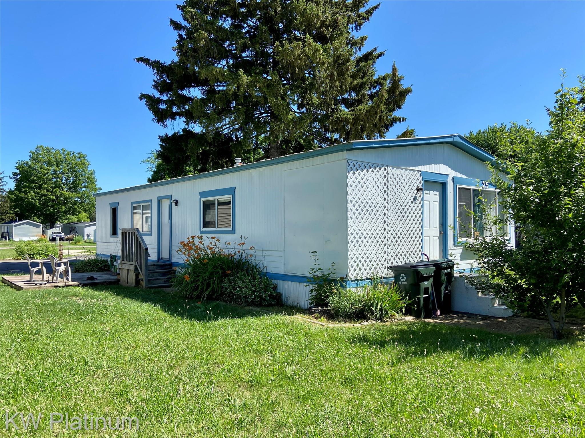 25 Canary Hill — photo