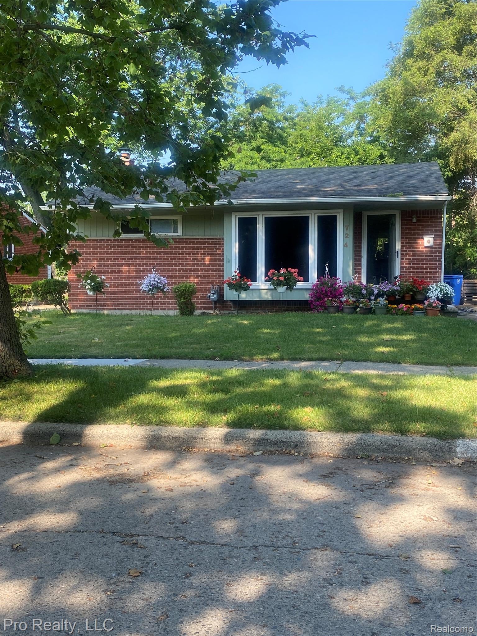 724 Clair Street — photo