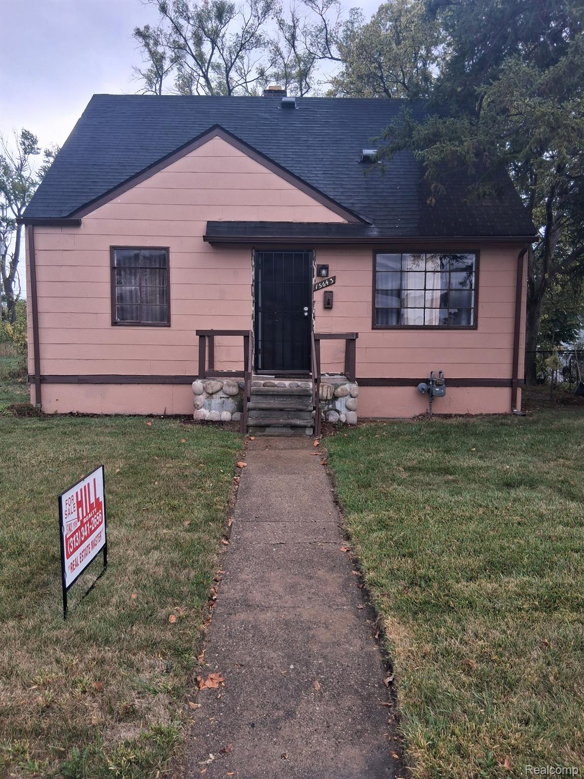 15643 W Chicago Street — photo