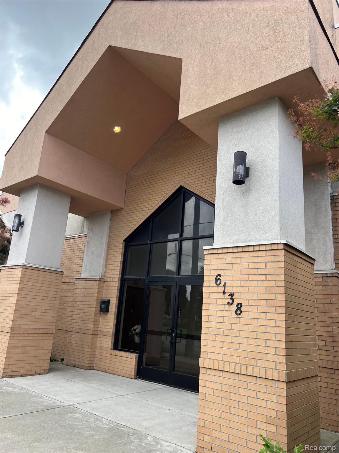 6100 - 6138 E Nevada Street E — photo
