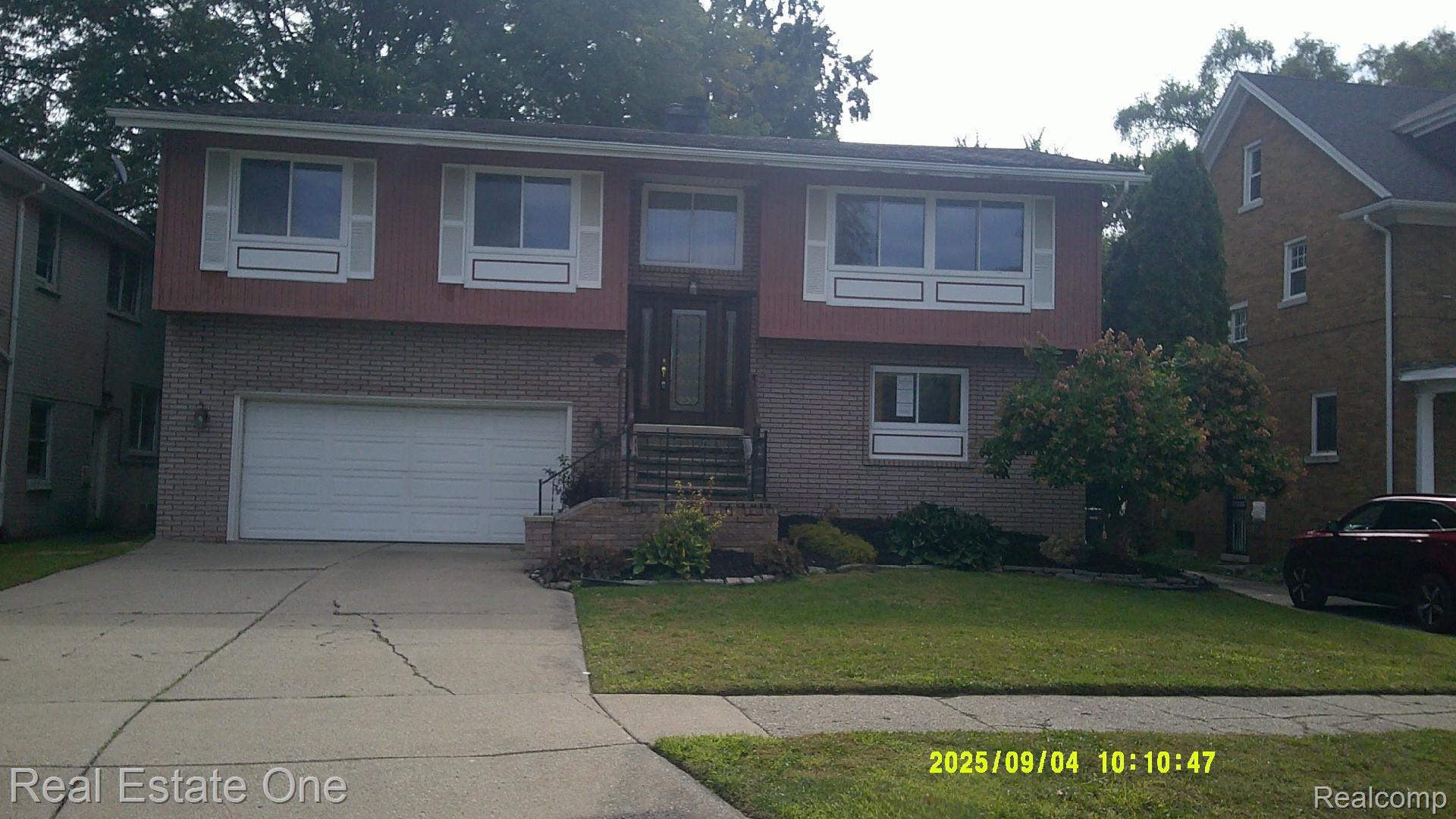 9531 W Outer Drive — photo