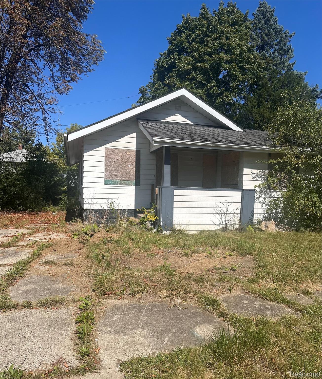 2410 Sloan Street — photo
