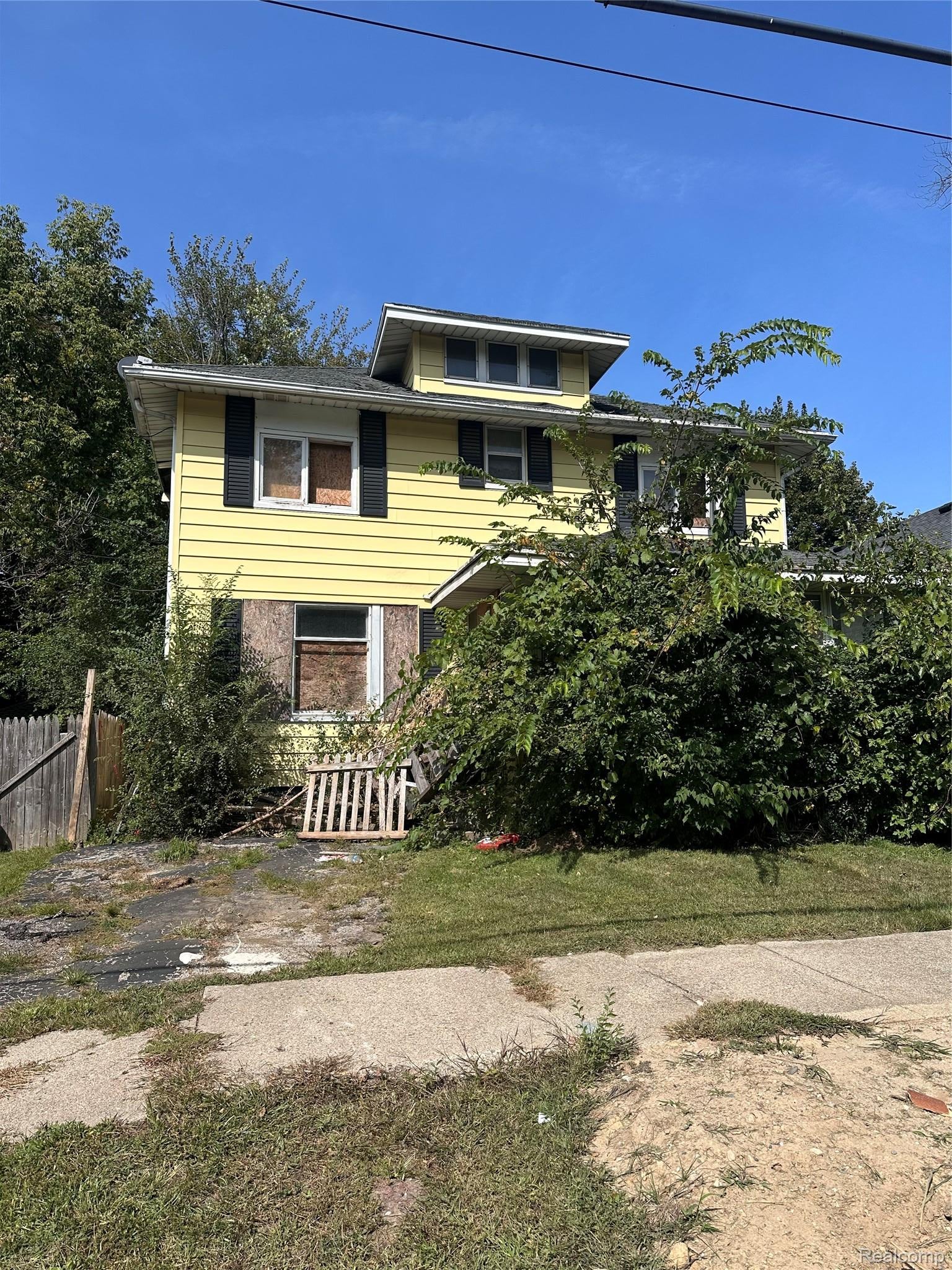 1805 Bennett Avenue — photo