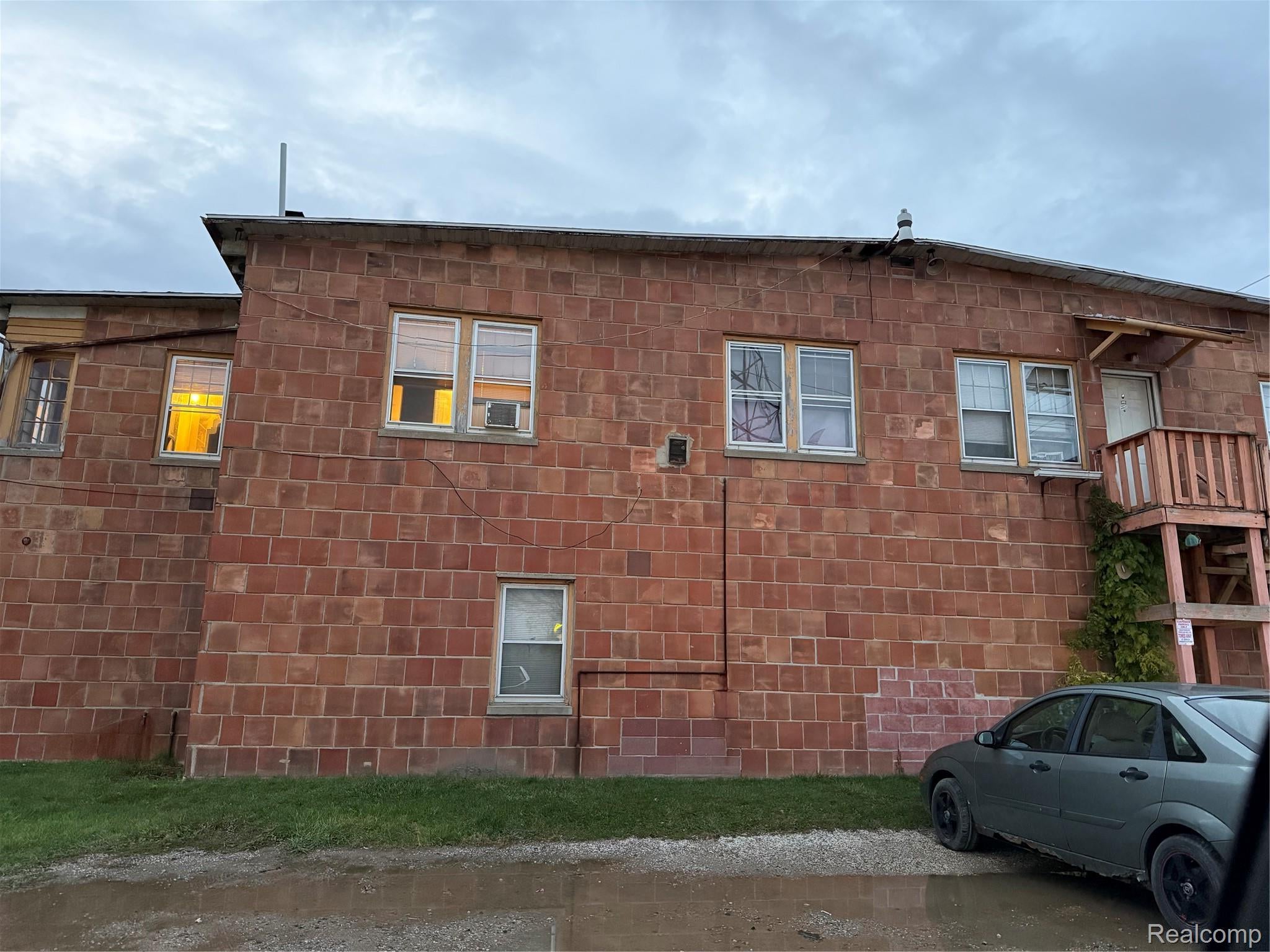 2256 E Main Street — photo