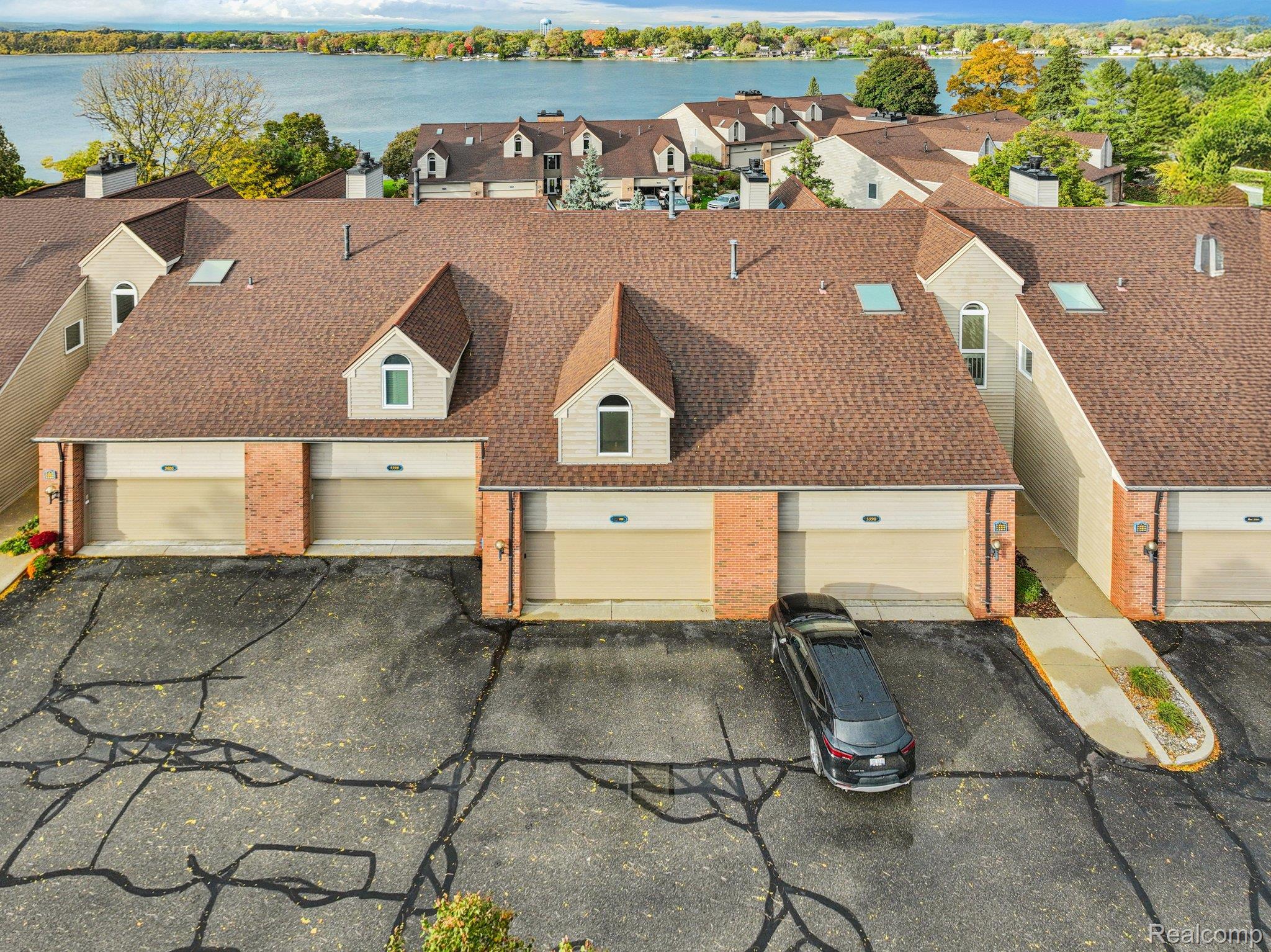 3388 Loon Lake Court — photo