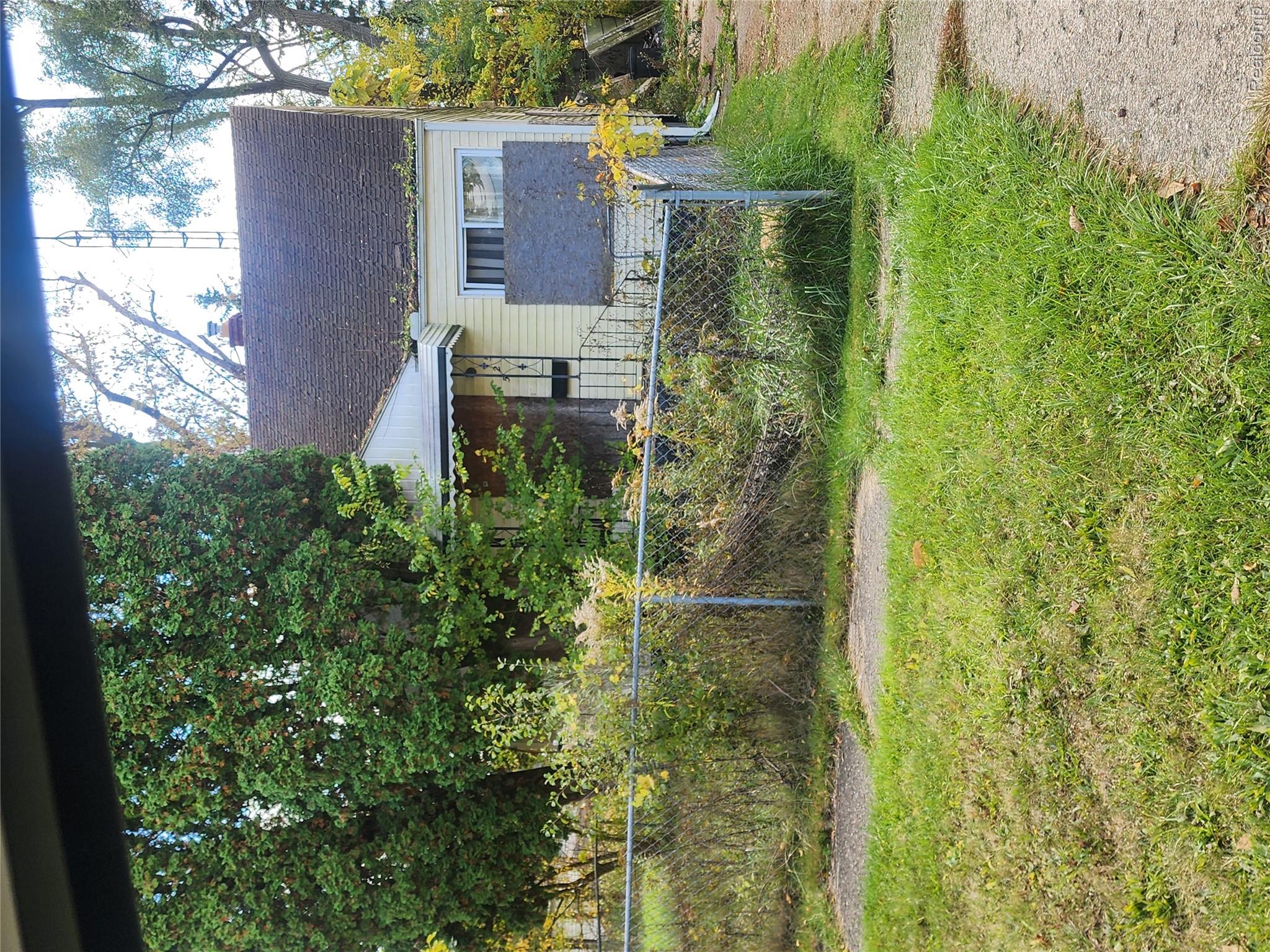 525 W Pulaski Avenue — photo
