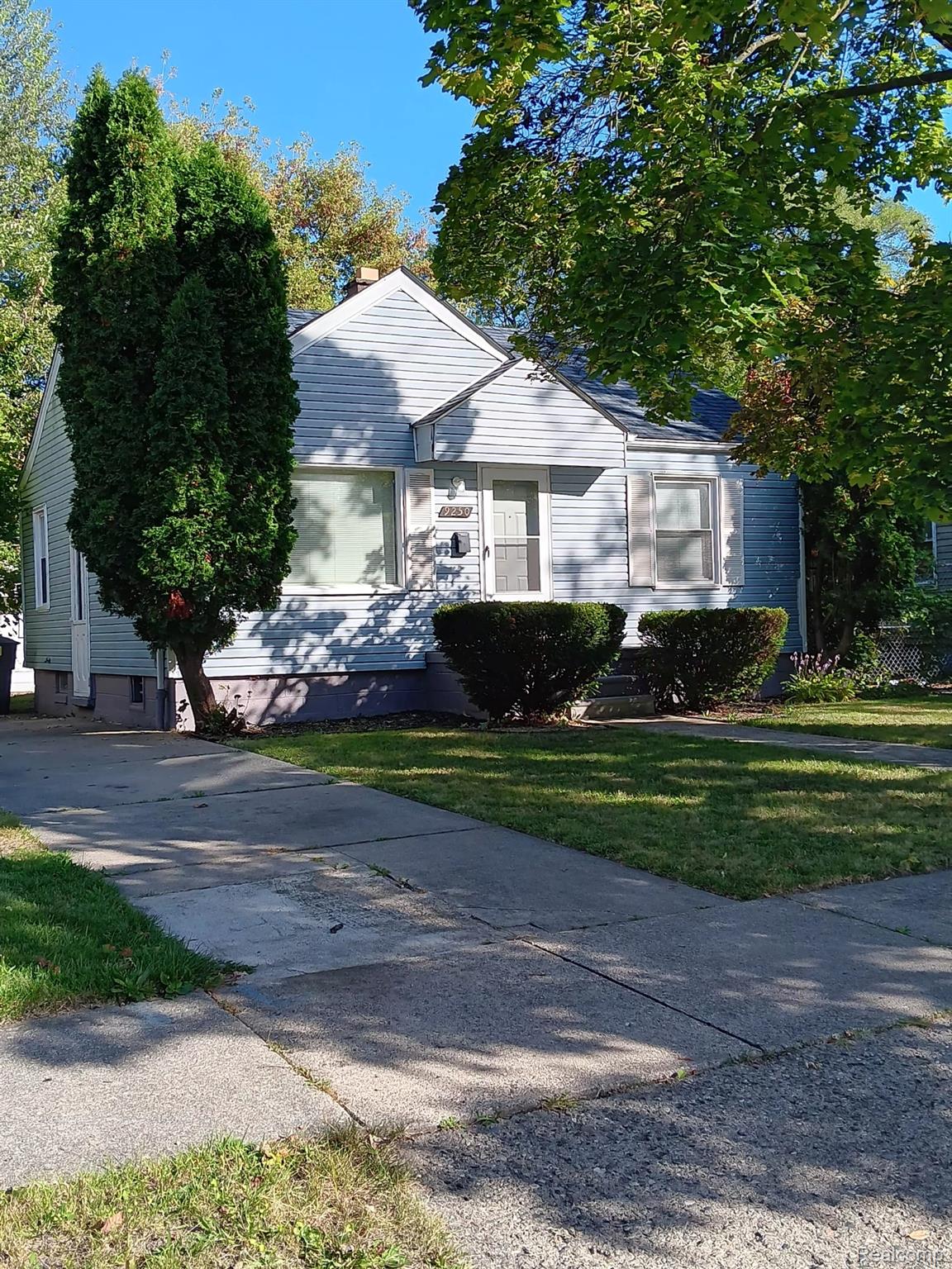 9250 Plainview — photo