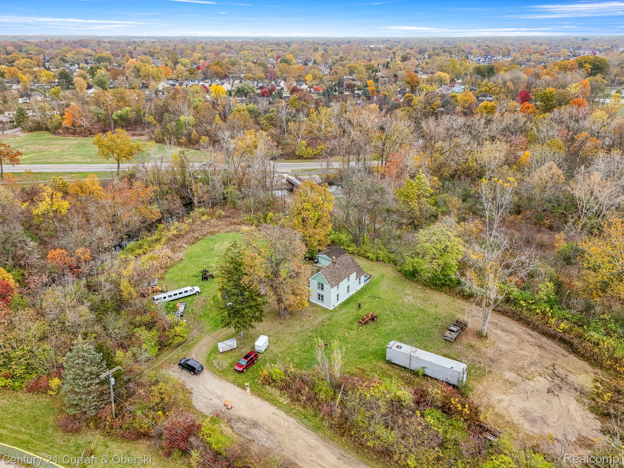 8004 N Farmington Road — photo