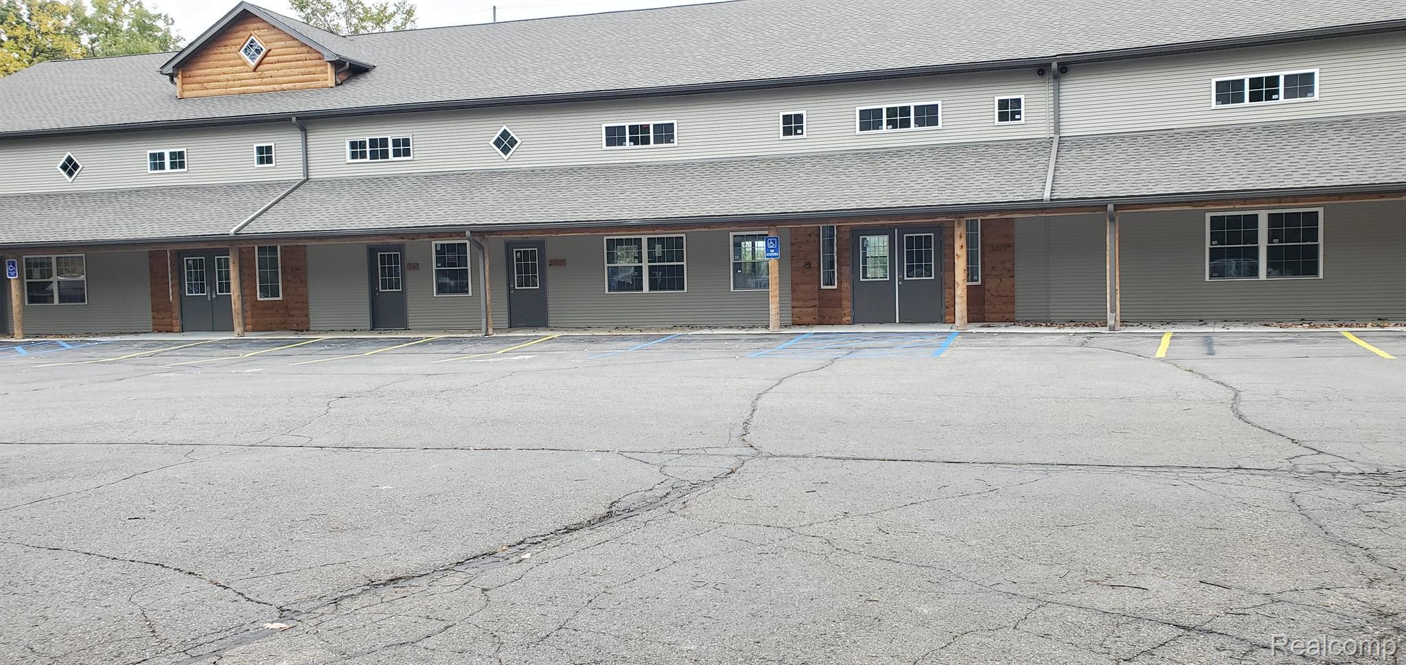 5300 E M 36 202 — photo