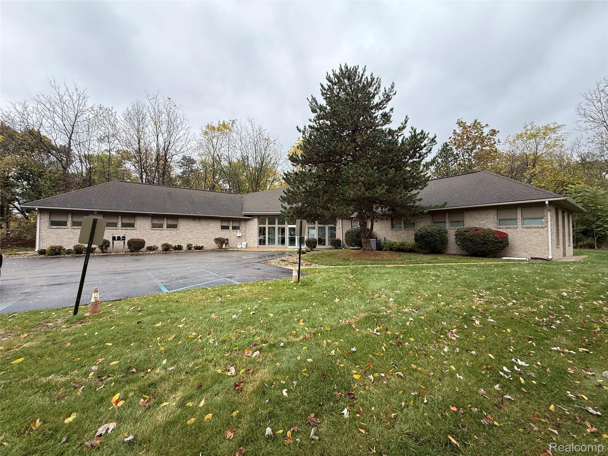 3380 Beecher Road, Flint, MI 48532 — photo 3