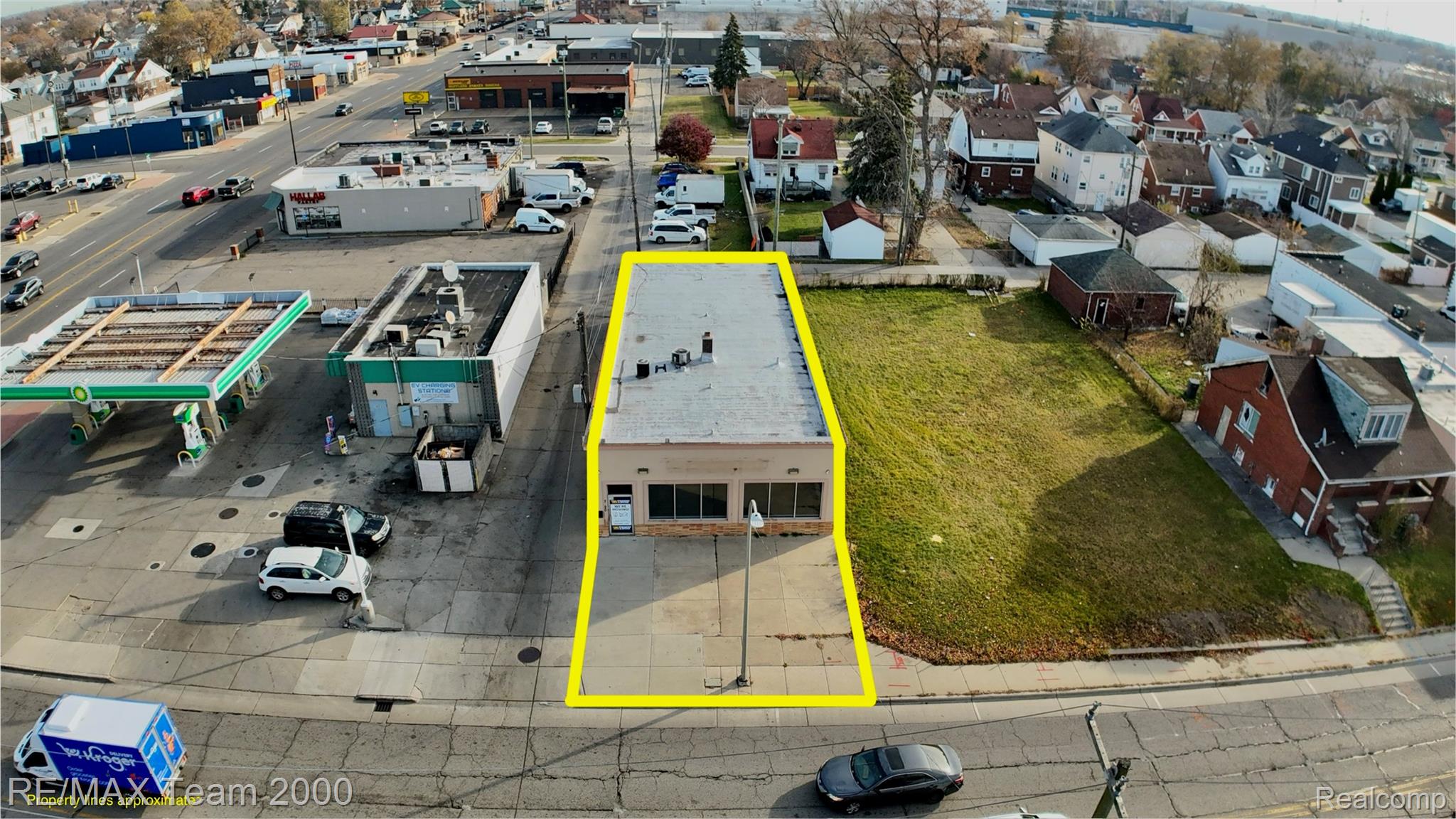 7120 Chase Road — photo