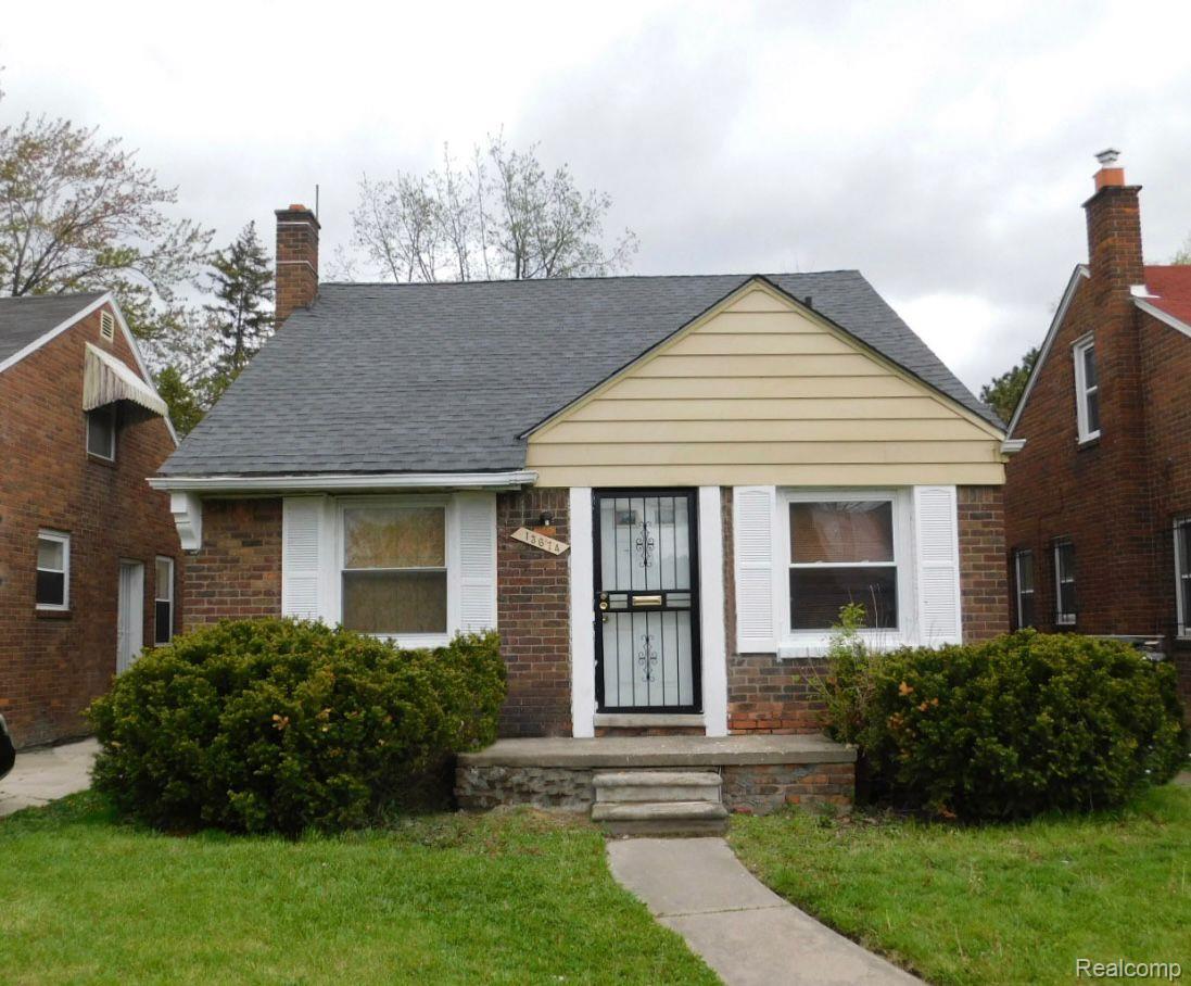 13674 Wadsworth Street — photo