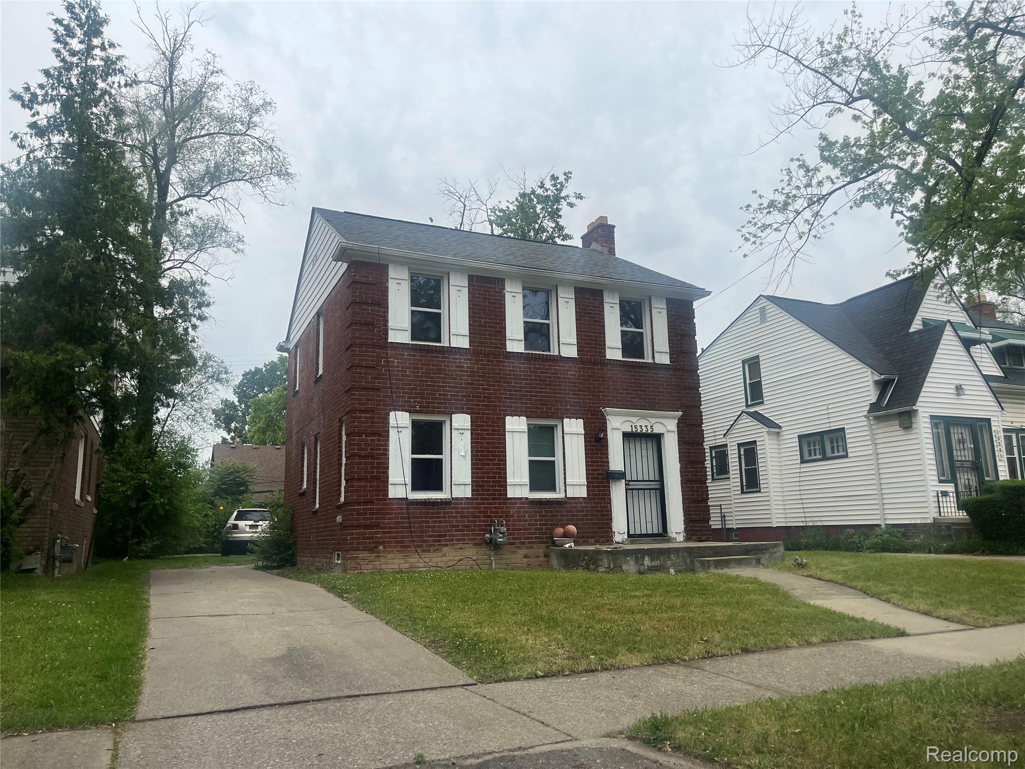 15335 Ferguson Street — photo