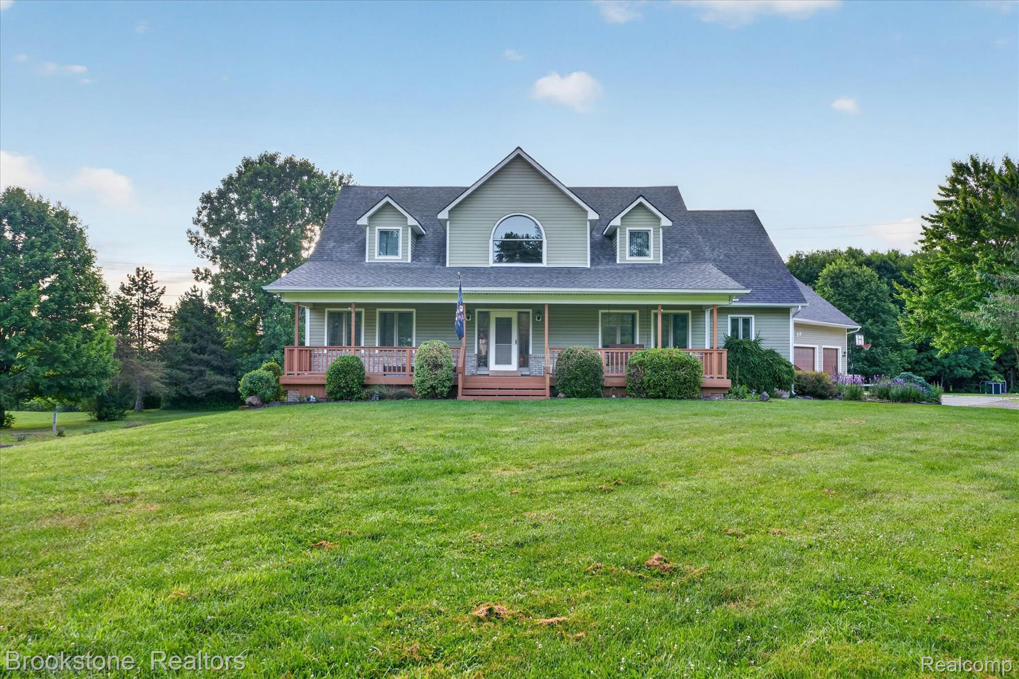 5163 Country Squire Road — photo