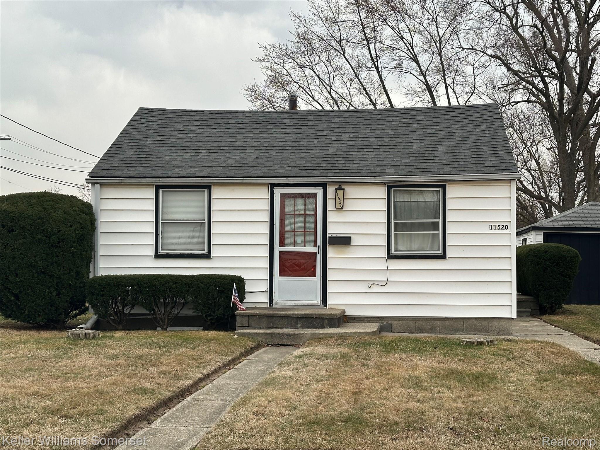 11520 Young Avenue — photo