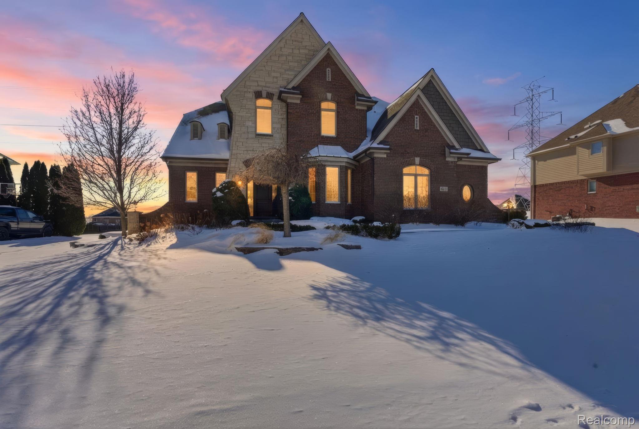 8844 Ridge Drive, Washington, MI 48095