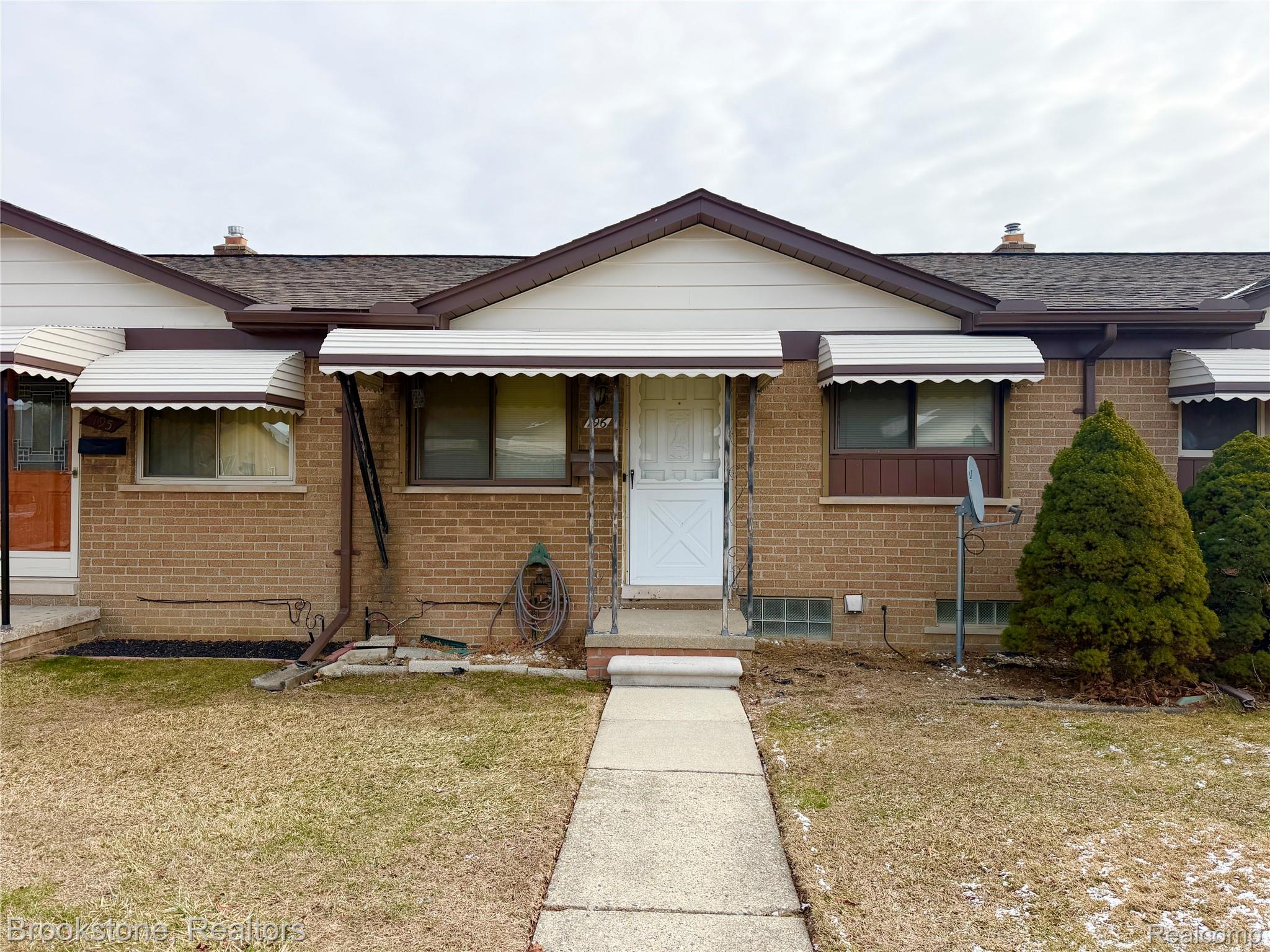 8401 18 Mile Road 196 — photo