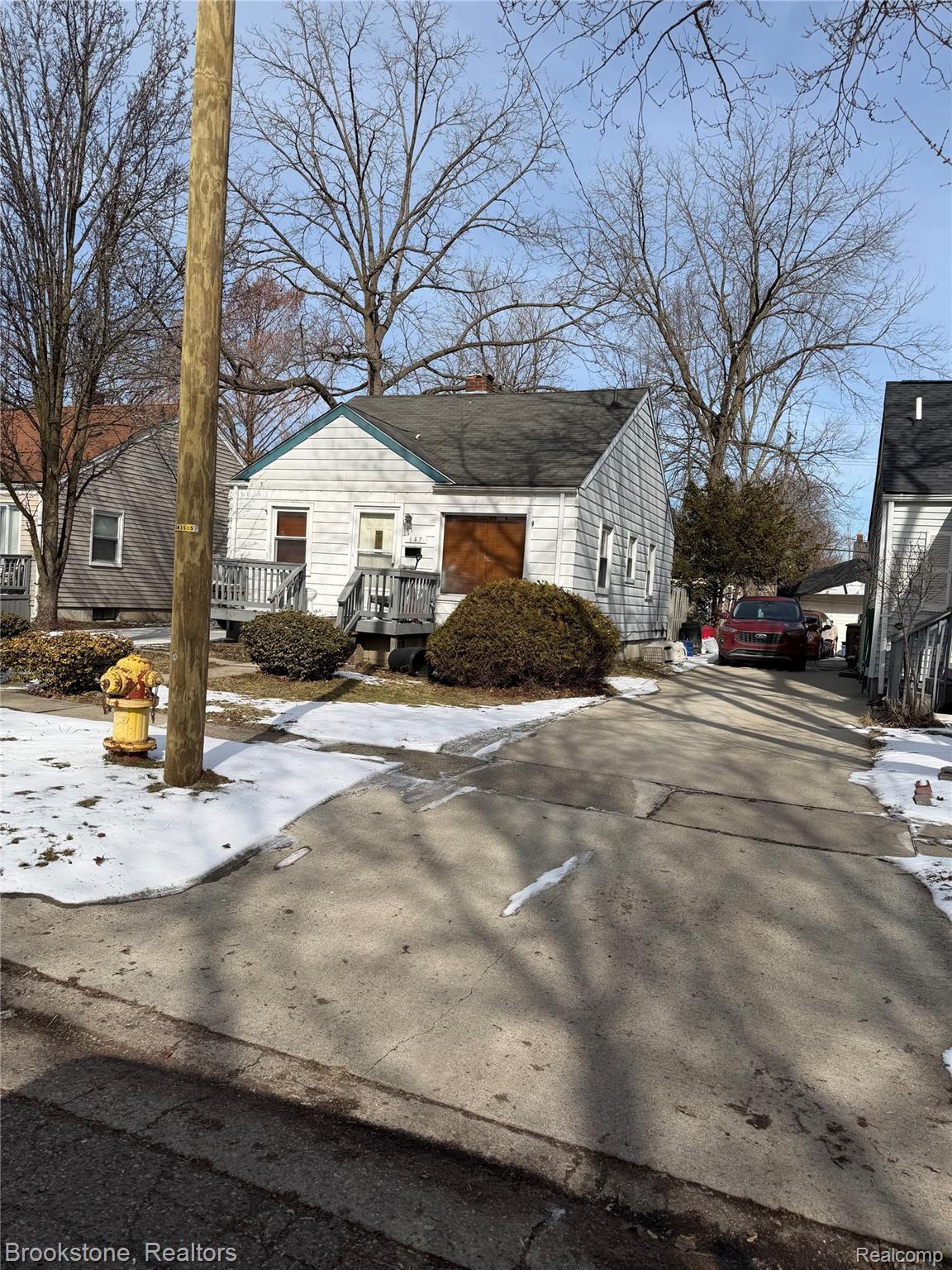 647 E Mansfield Avenue — photo