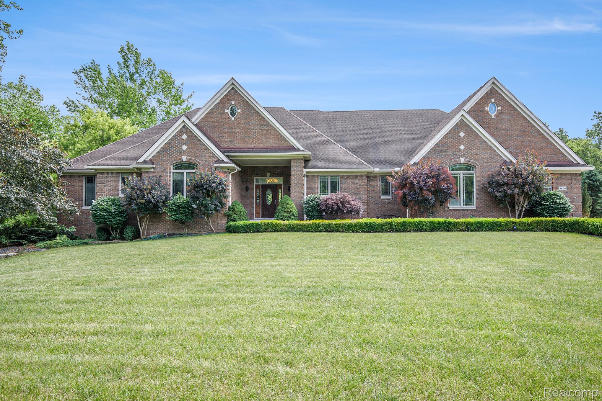 8670 Country Manor Drive — photo