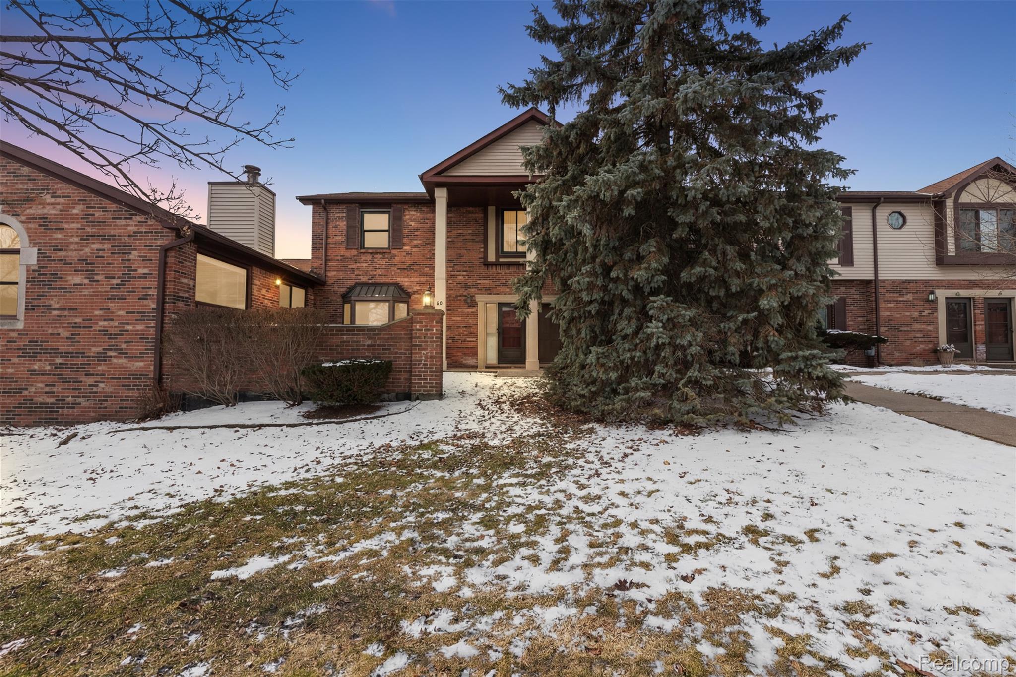 2322 London Bridge Drive 60 — photo