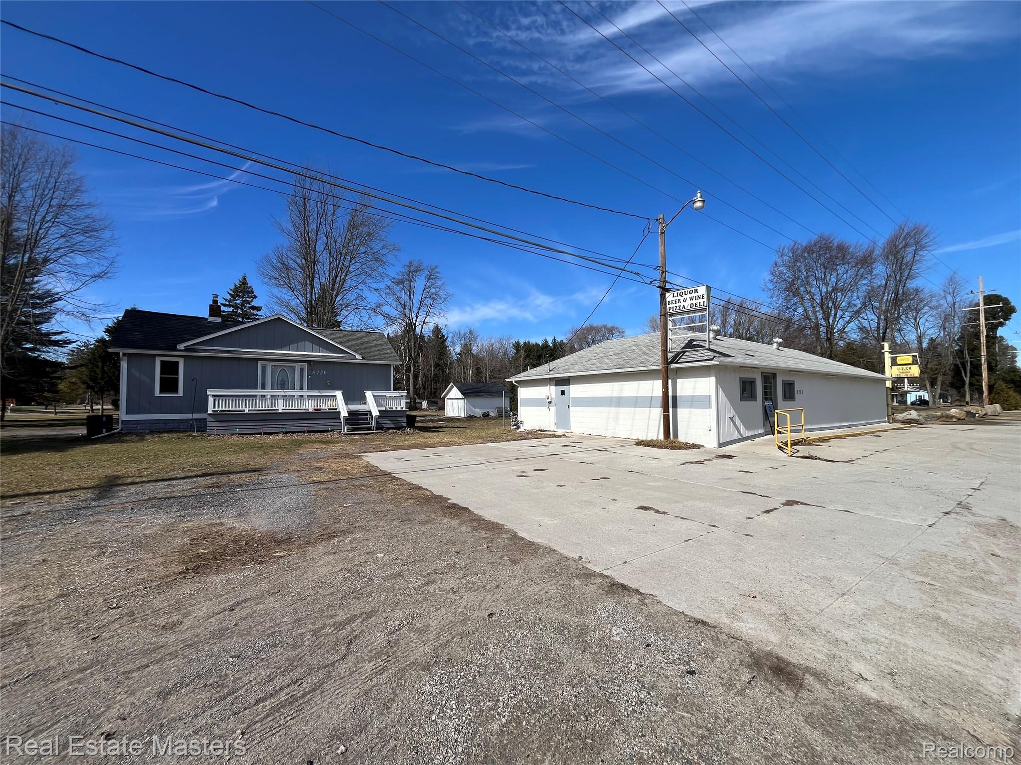 8216 Lakeshore Road Road — photo