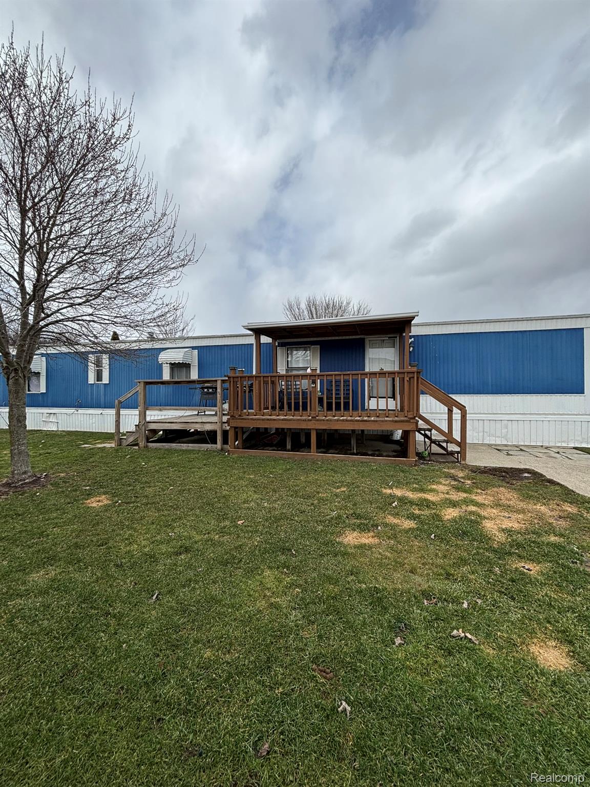 225 W Thornridge Lane — photo