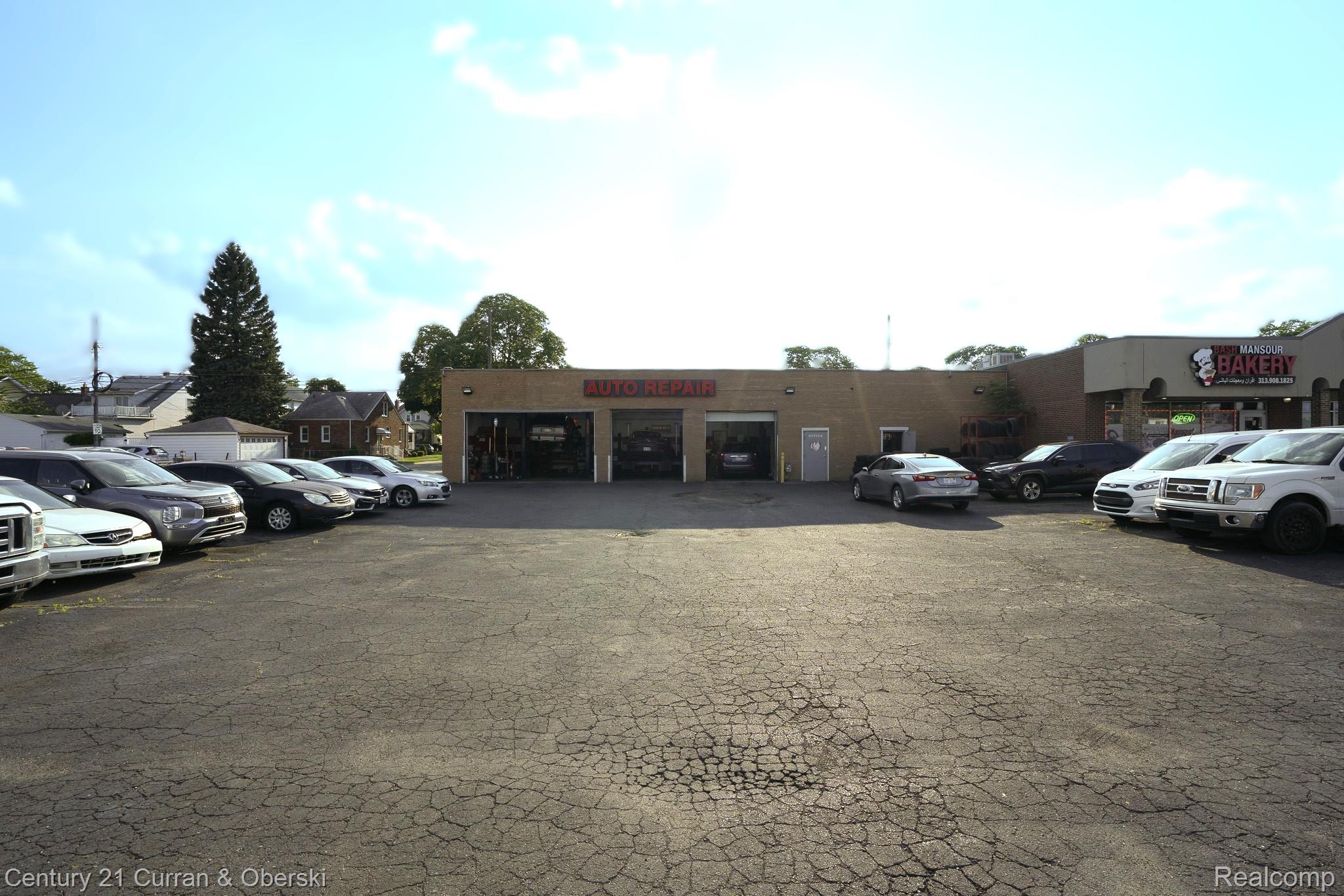 6811 Schaefer Road — photo