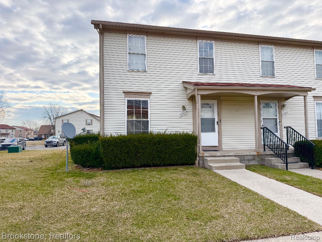 35214 Taffy Drive 66 — photo