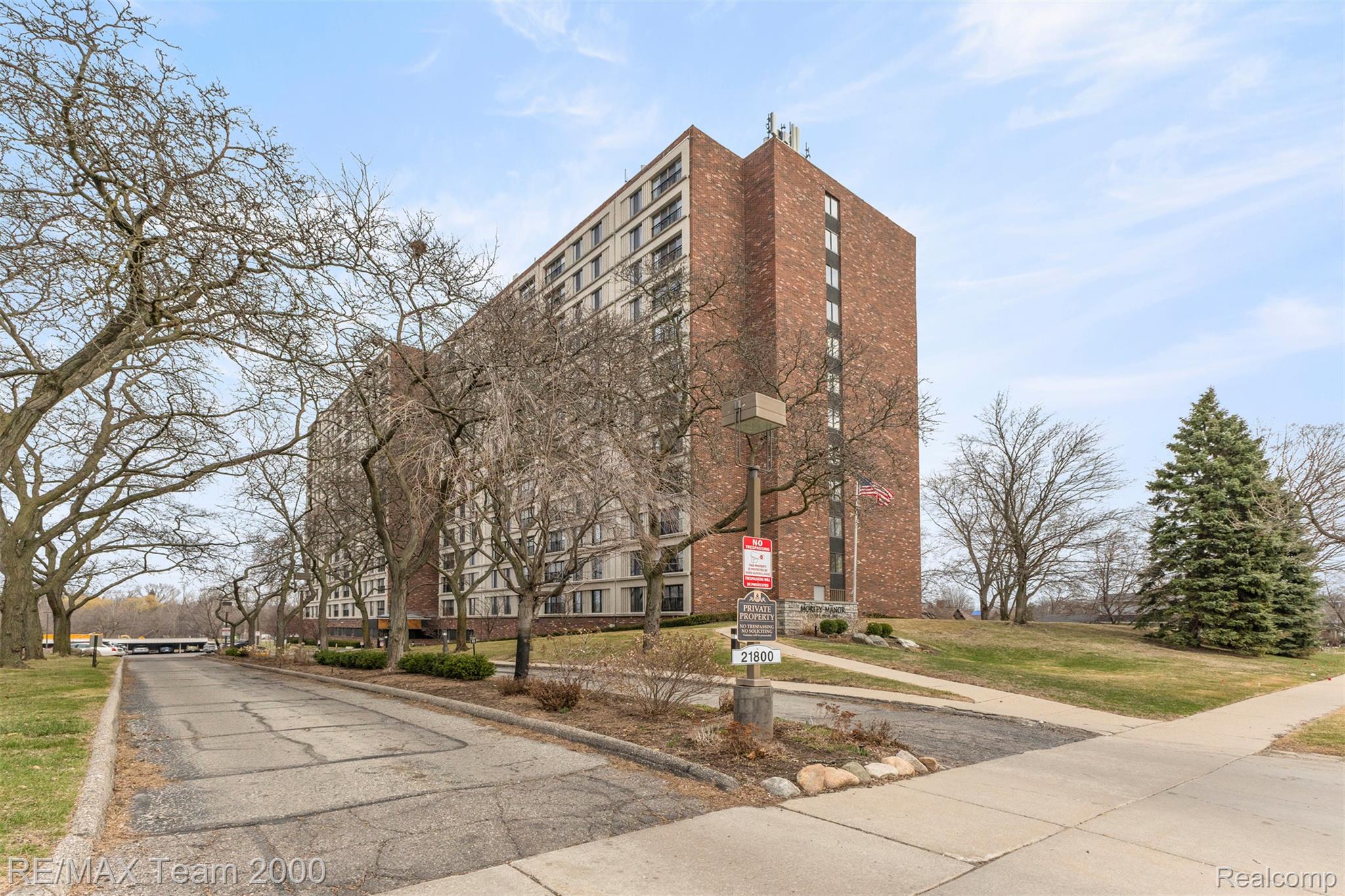 21800 Morley Avenue 417 — photo