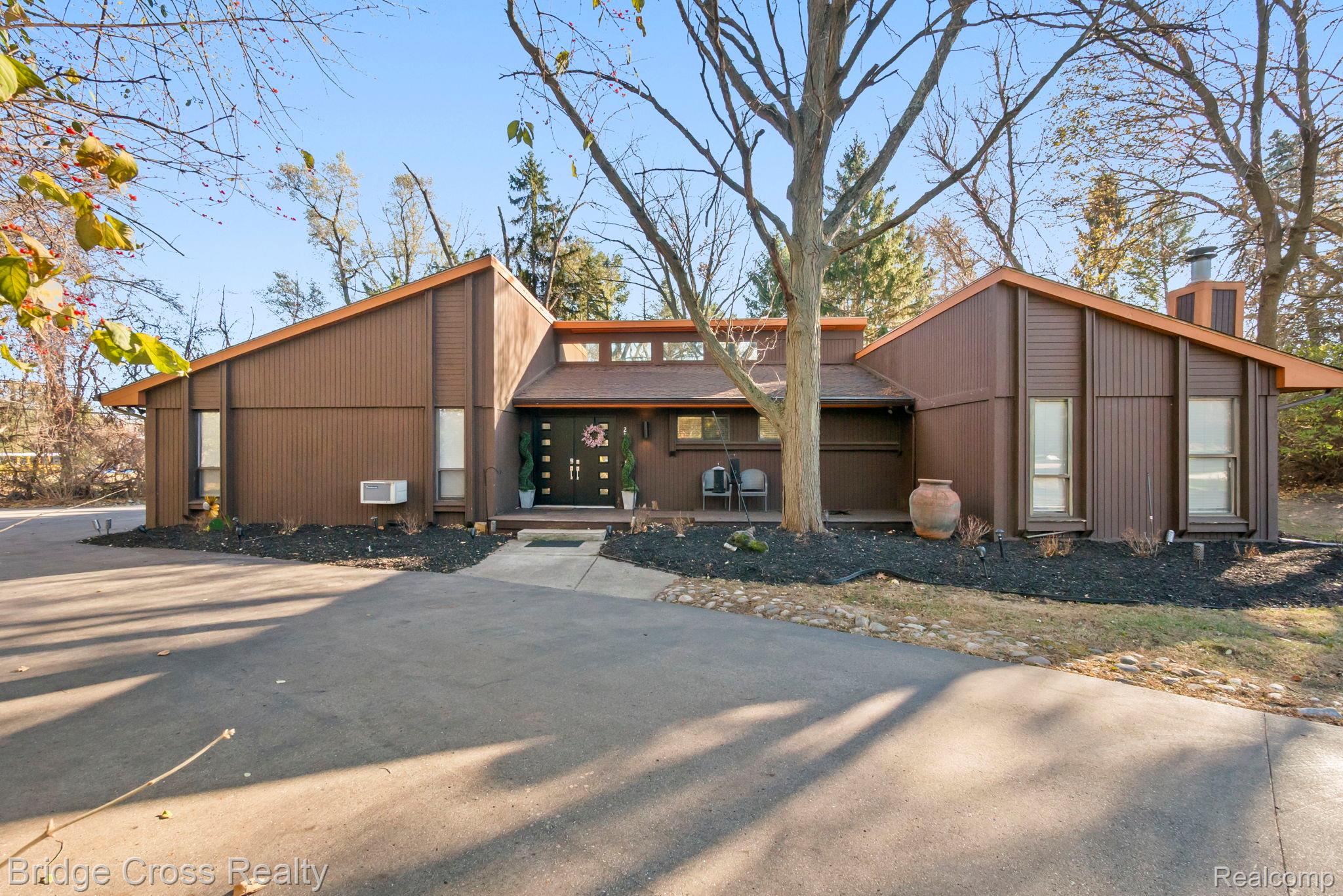 24459 Bloomington Court — photo