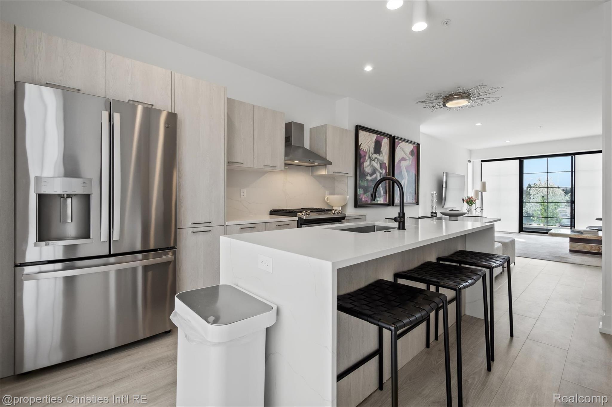 533 E Harrison Avenue 35 — photo