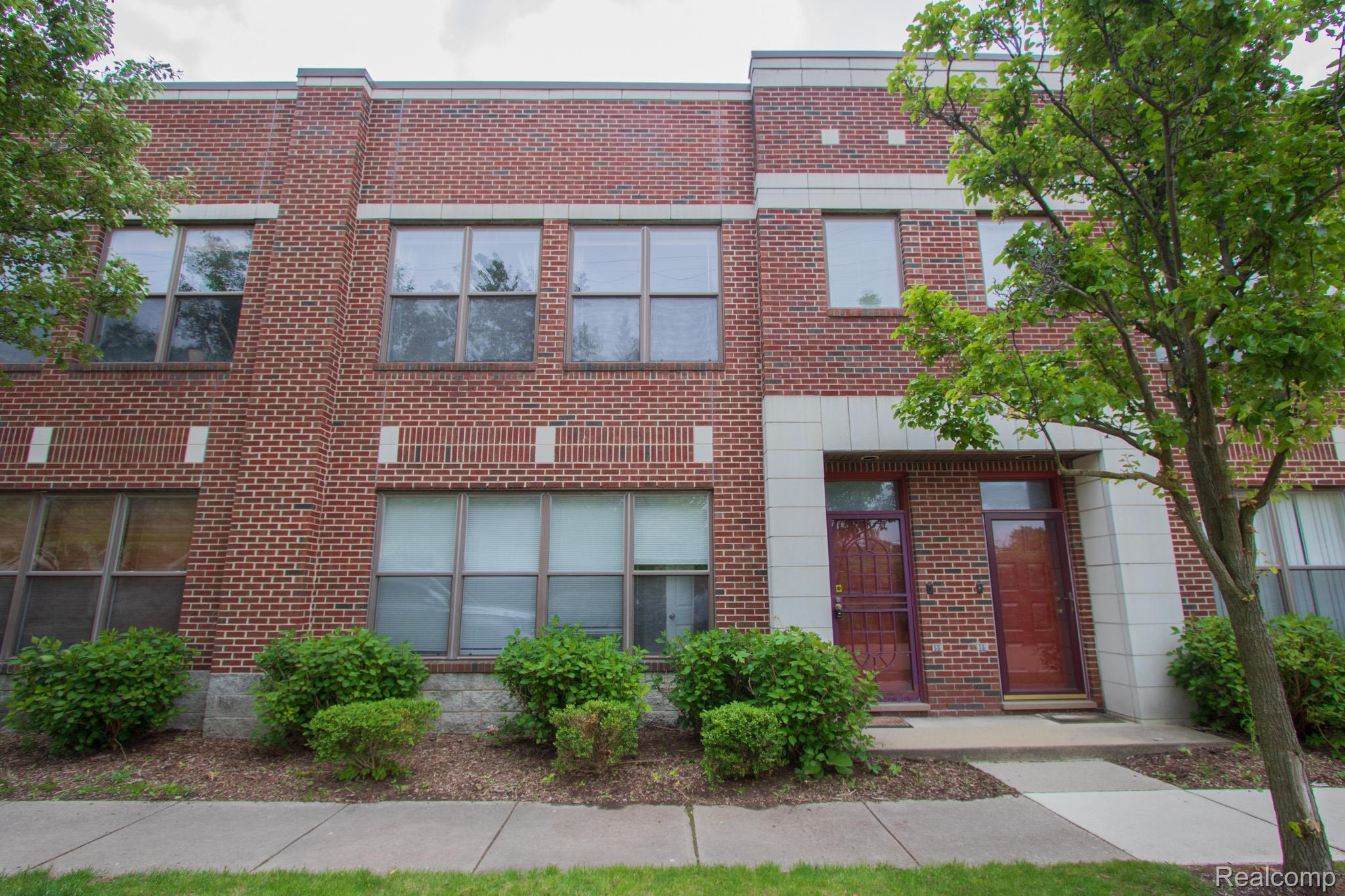 68 W Bethune Street — photo