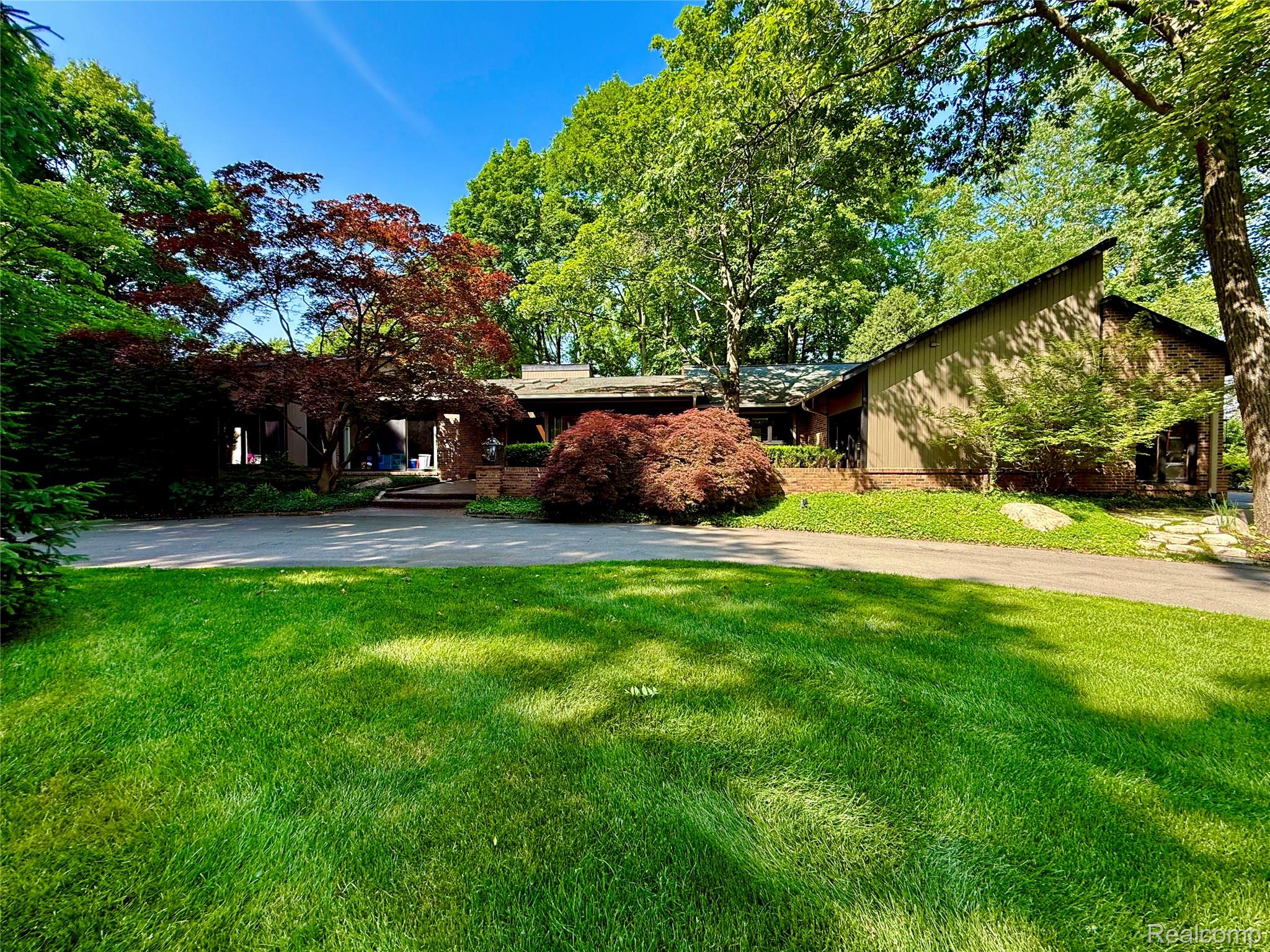 275 Pine Ridge Drive — photo