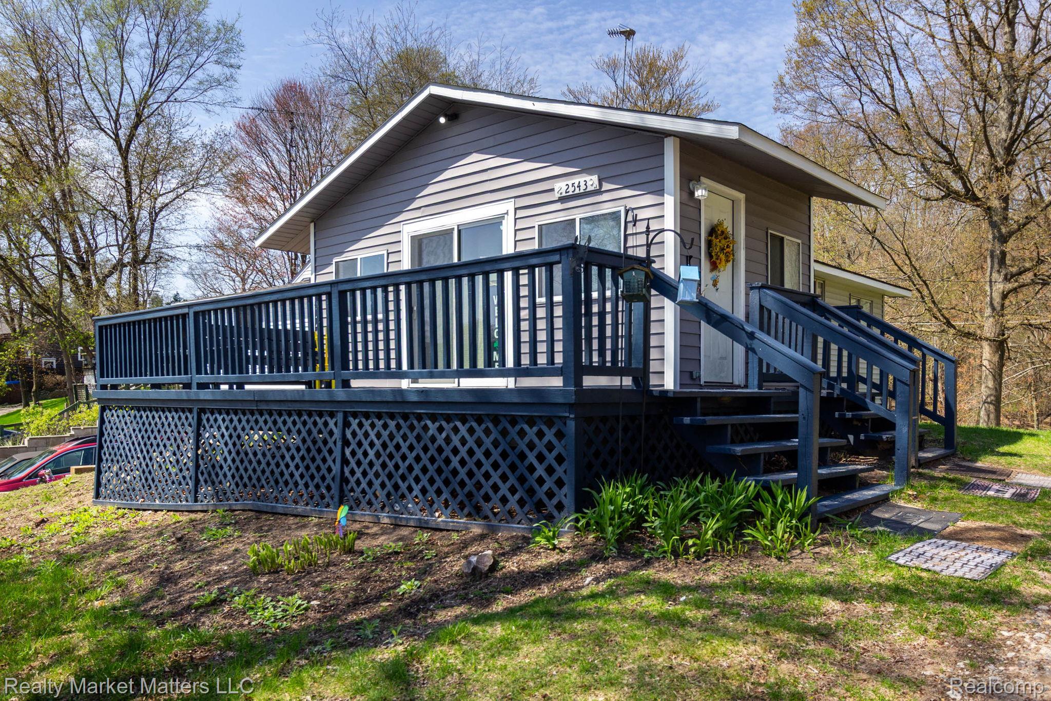 2543 Henry Road — photo