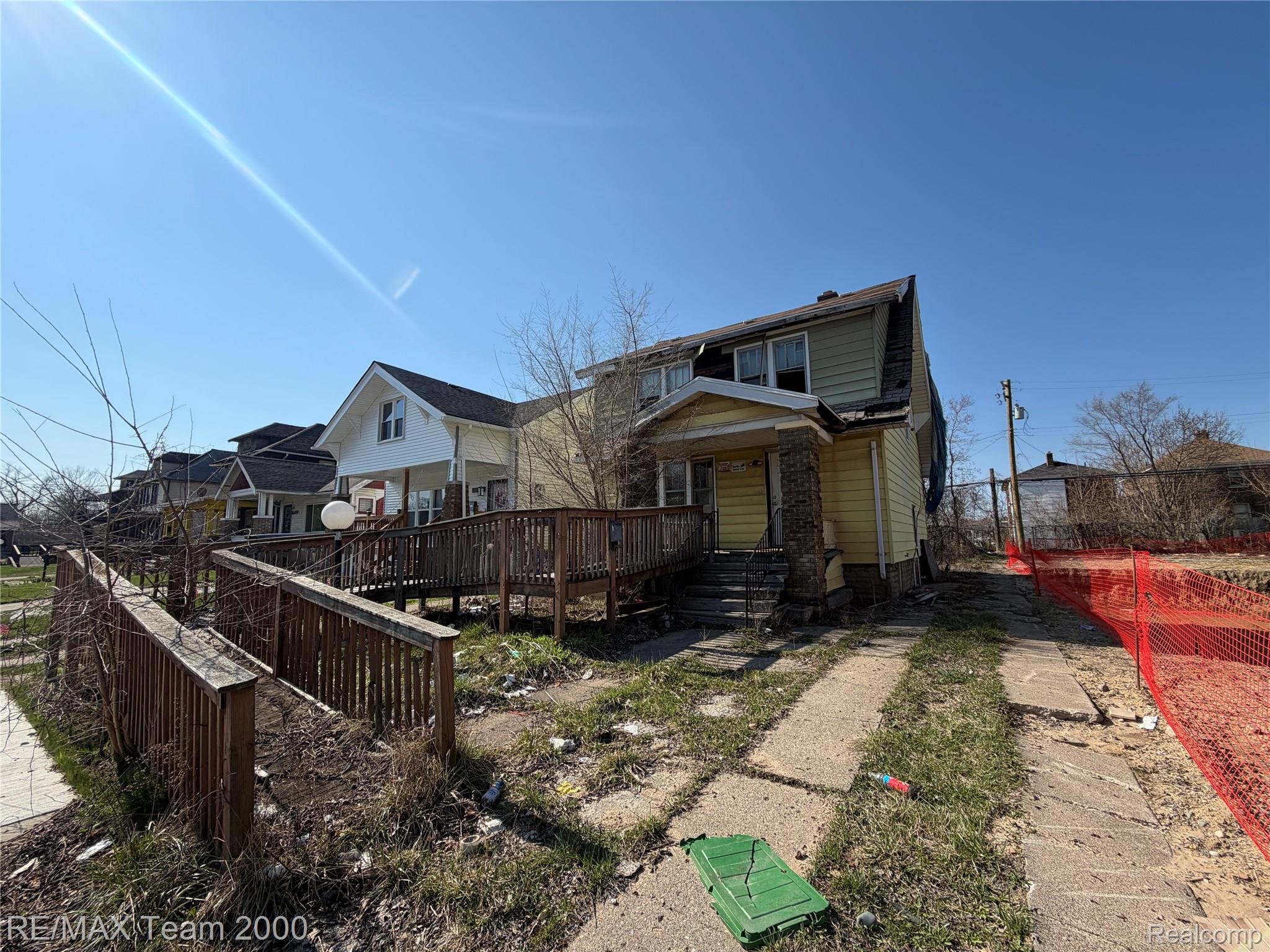 5564 Ivanhoe Street — photo