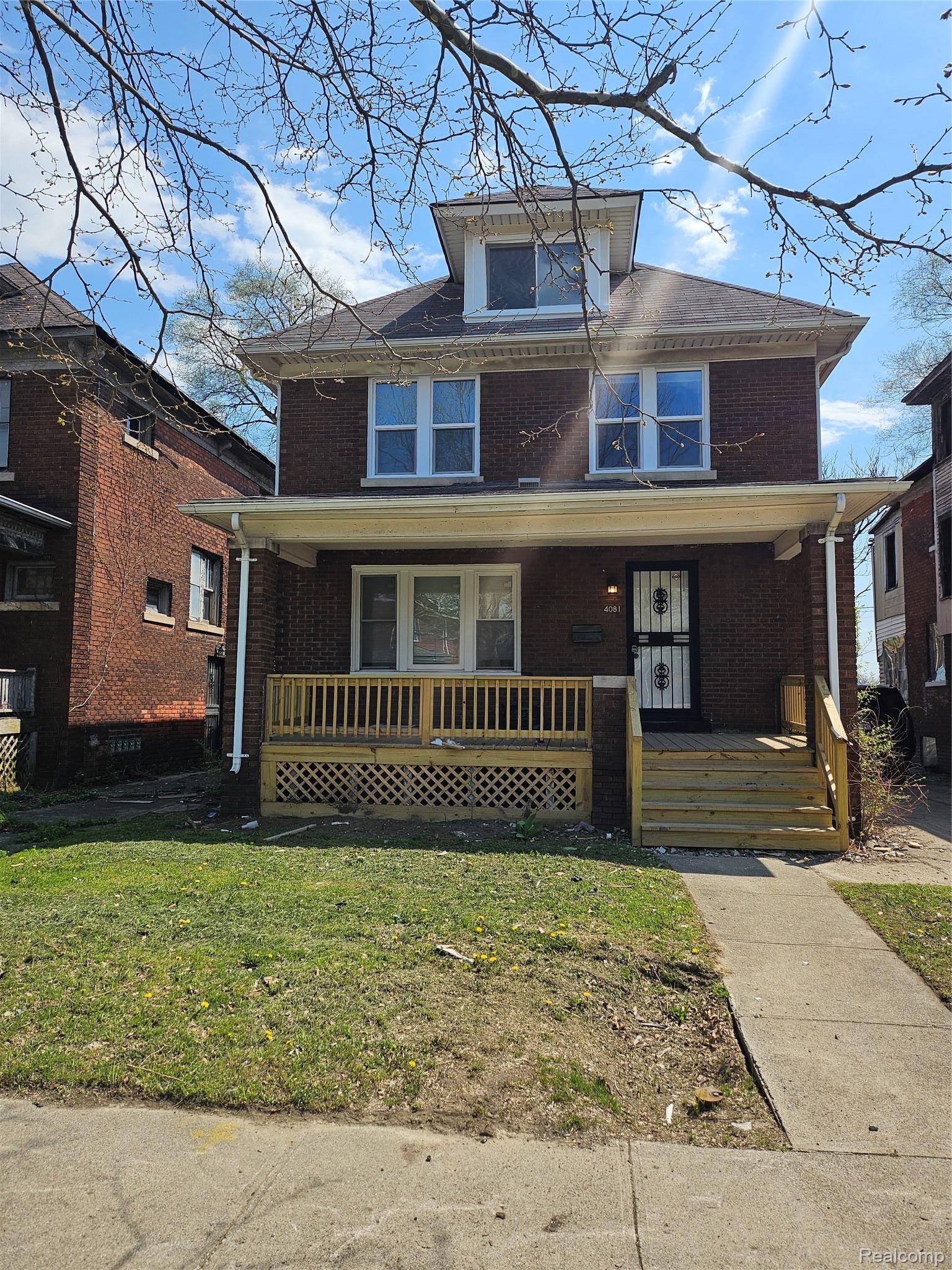 4081 Montgomery Street — photo