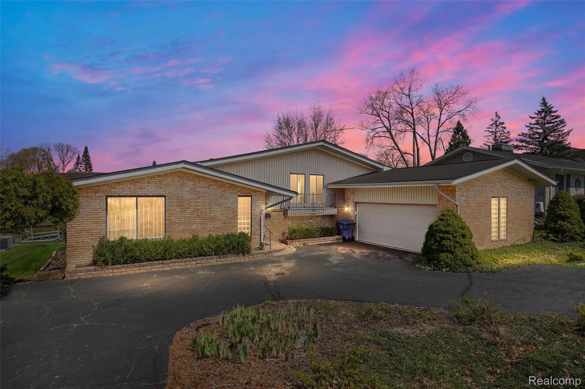 3036 Shawnee Lane — photo