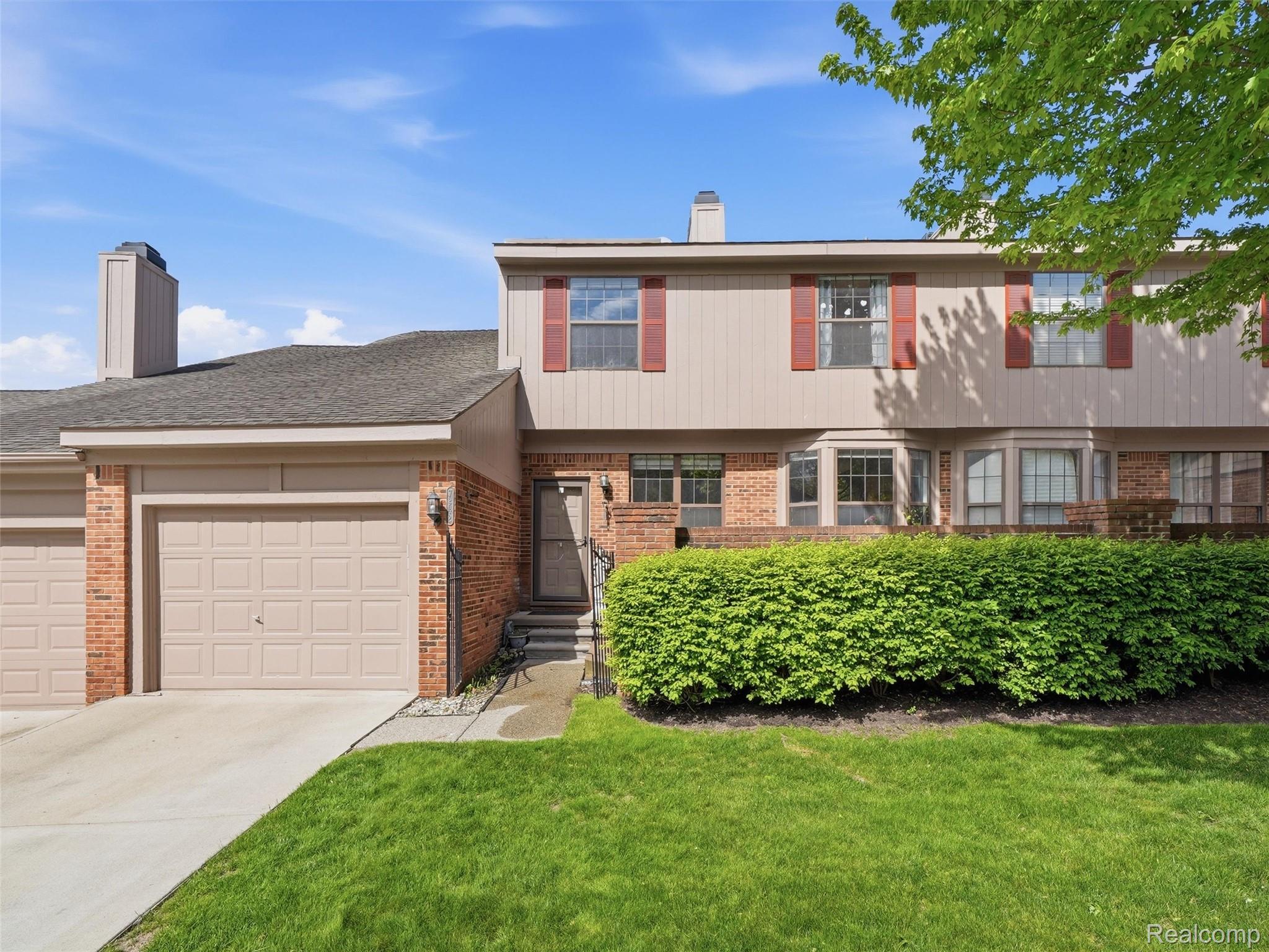 7342 Meadowridge Drive — photo
