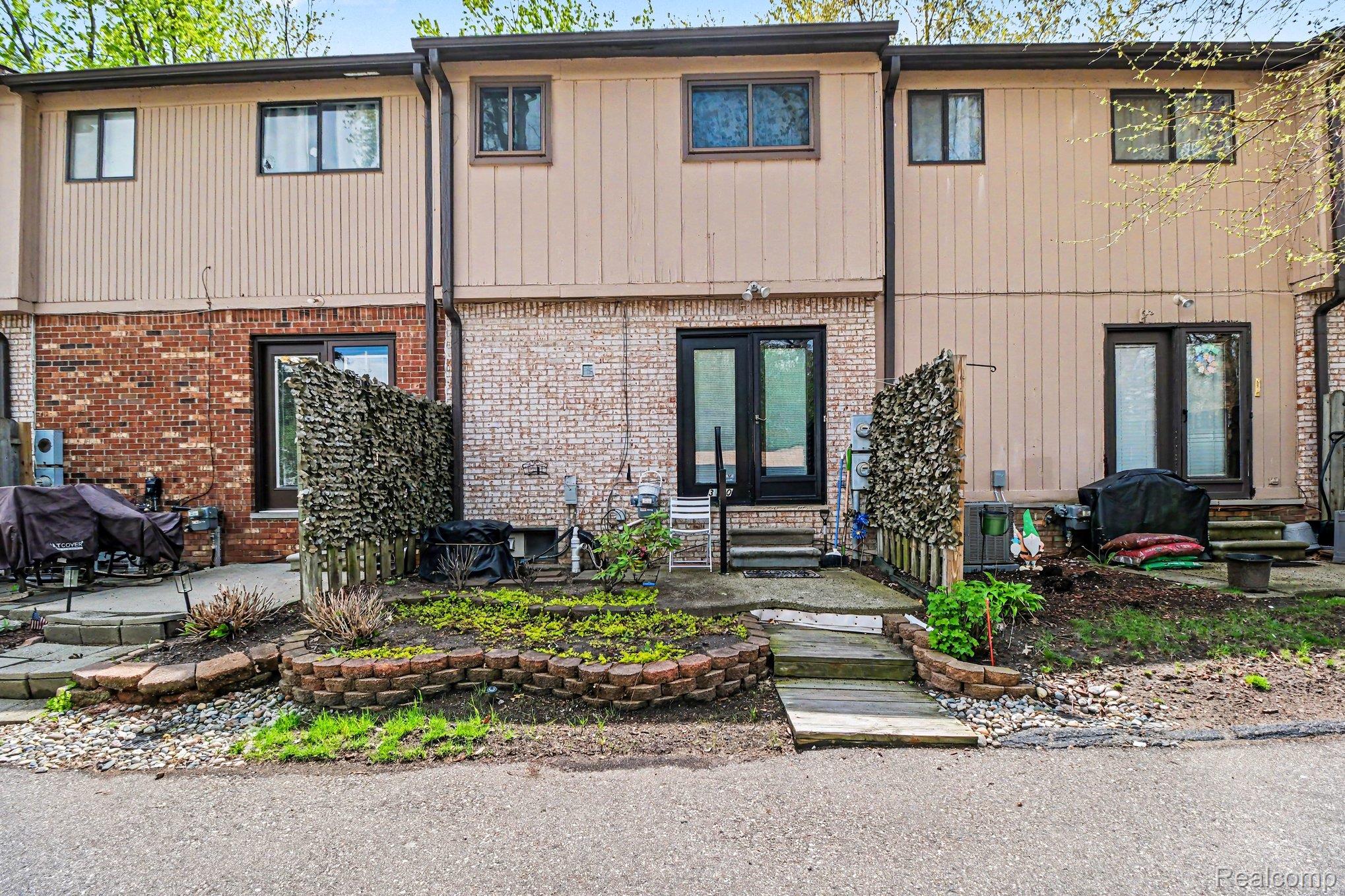 3120 N Summers Road N — photo