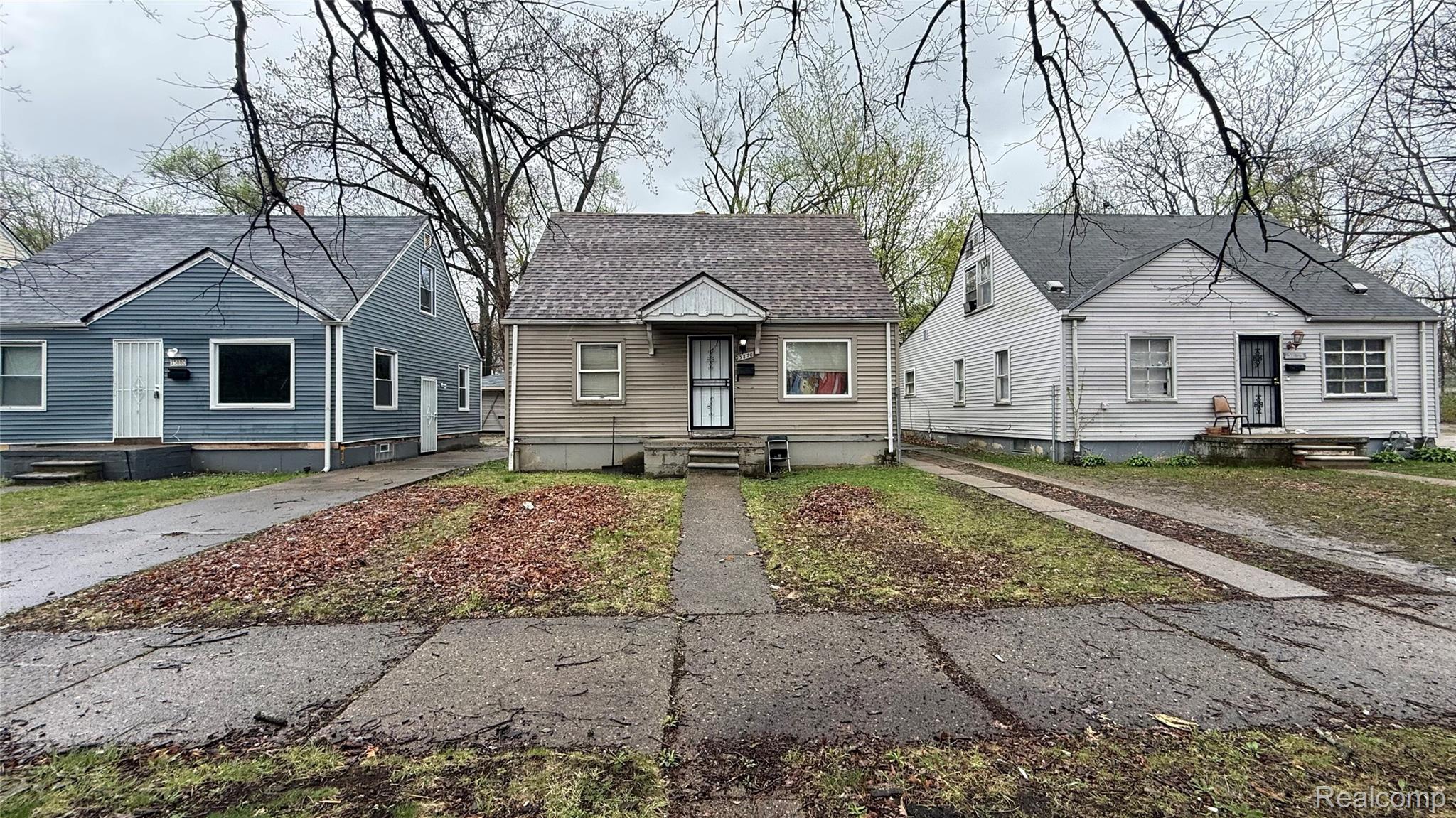 15870 W Parkway Street — photo